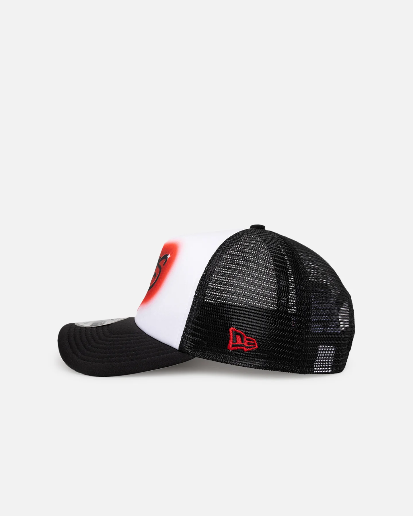 New Era Chicago Bulls 'Airbrush' 9FORTY A-Frame Trucker Snapback White/OTC - Image 4