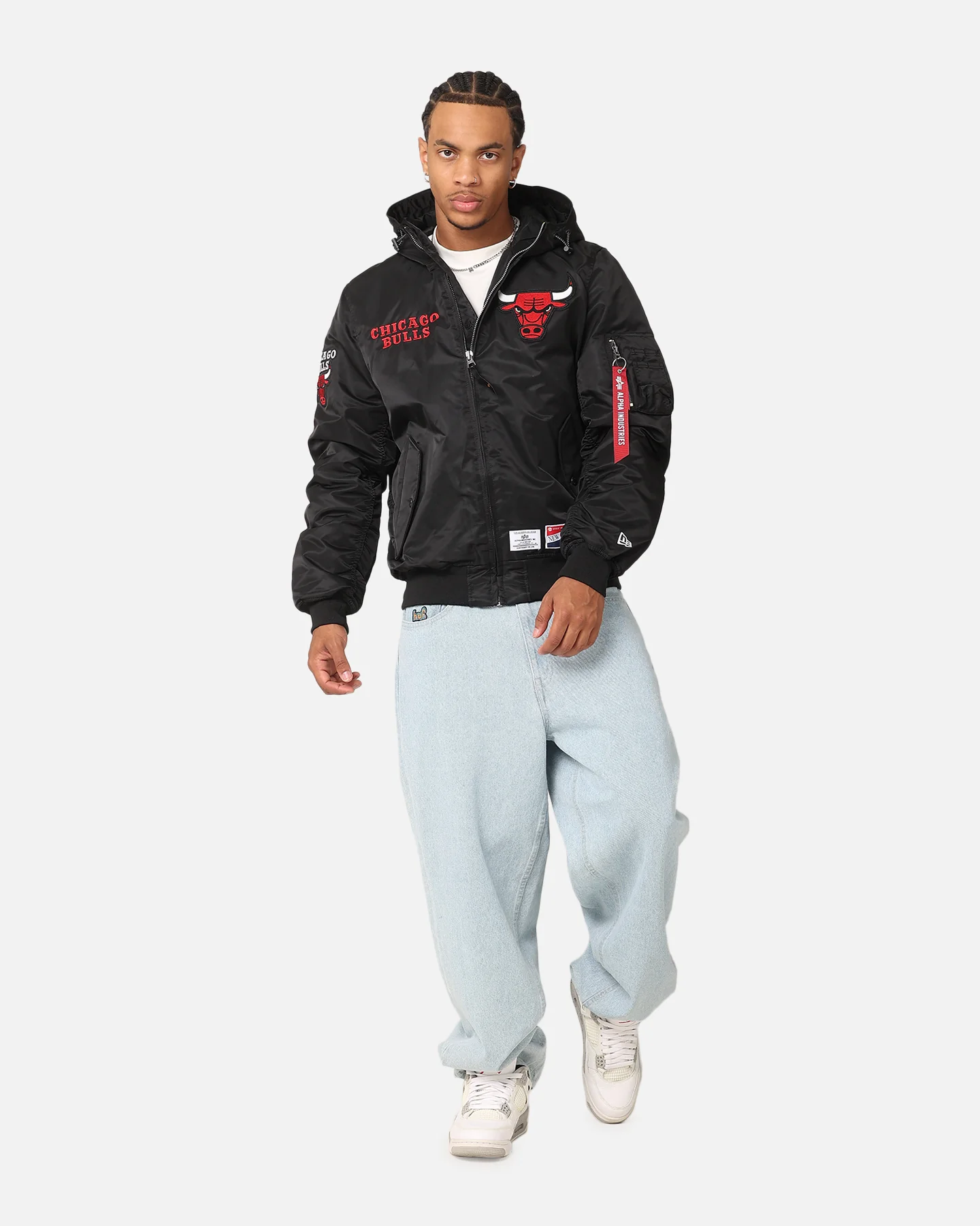 New Era Chicago Bulls Alpha Industries L-2B Hooded Bomber Jacket Black - Image 2