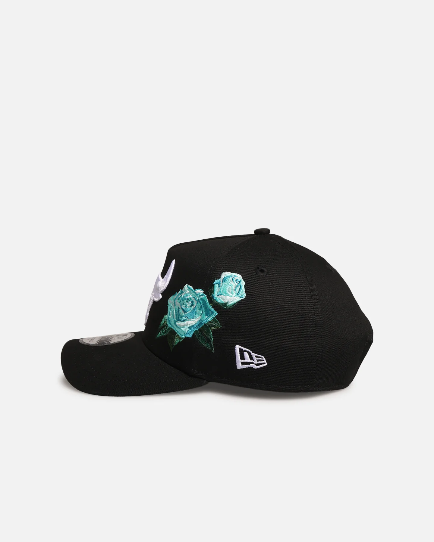 New Era Chicago Bulls 'Aqua Rose Embroidery' 9FORTY A-Frame Snapback Black/Aqua - Image 4