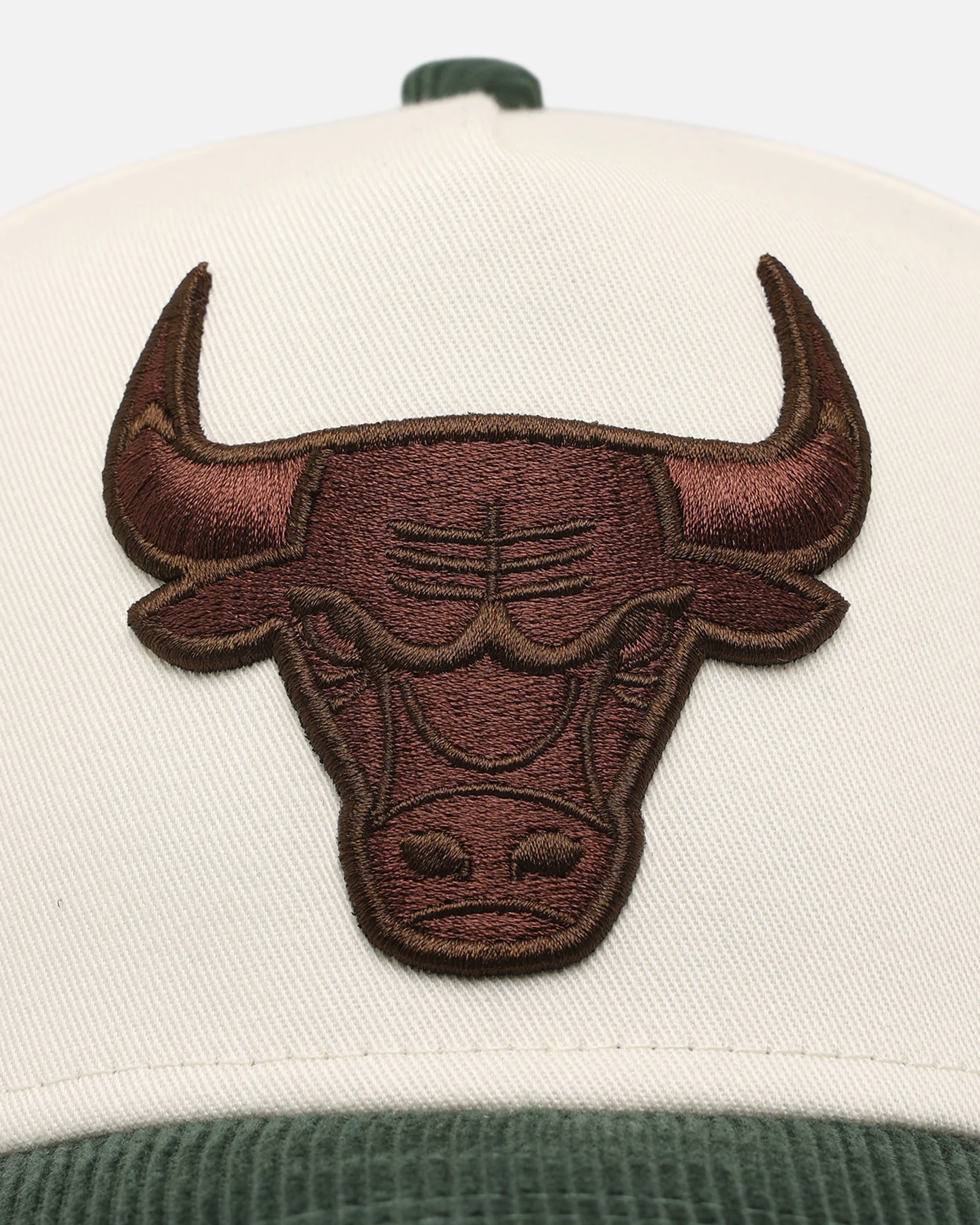New Era Chicago Bulls 'Chrome White Green' Corduroy Visor 9FORTY A-Frame Snapback Chrome - Image 5