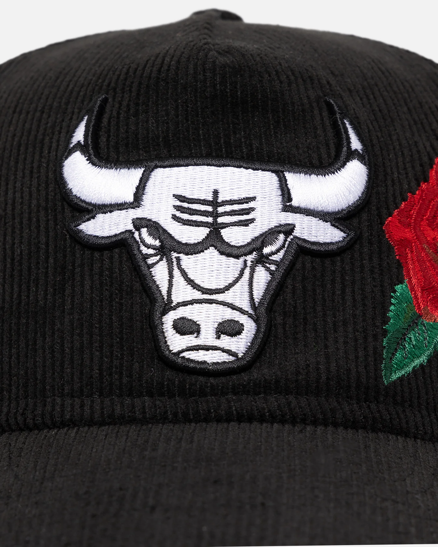 New Era Chicago Bulls 'Corduroy Roses' Golfer Pre-Curved Snapback Black Corduroy/White - Image 6