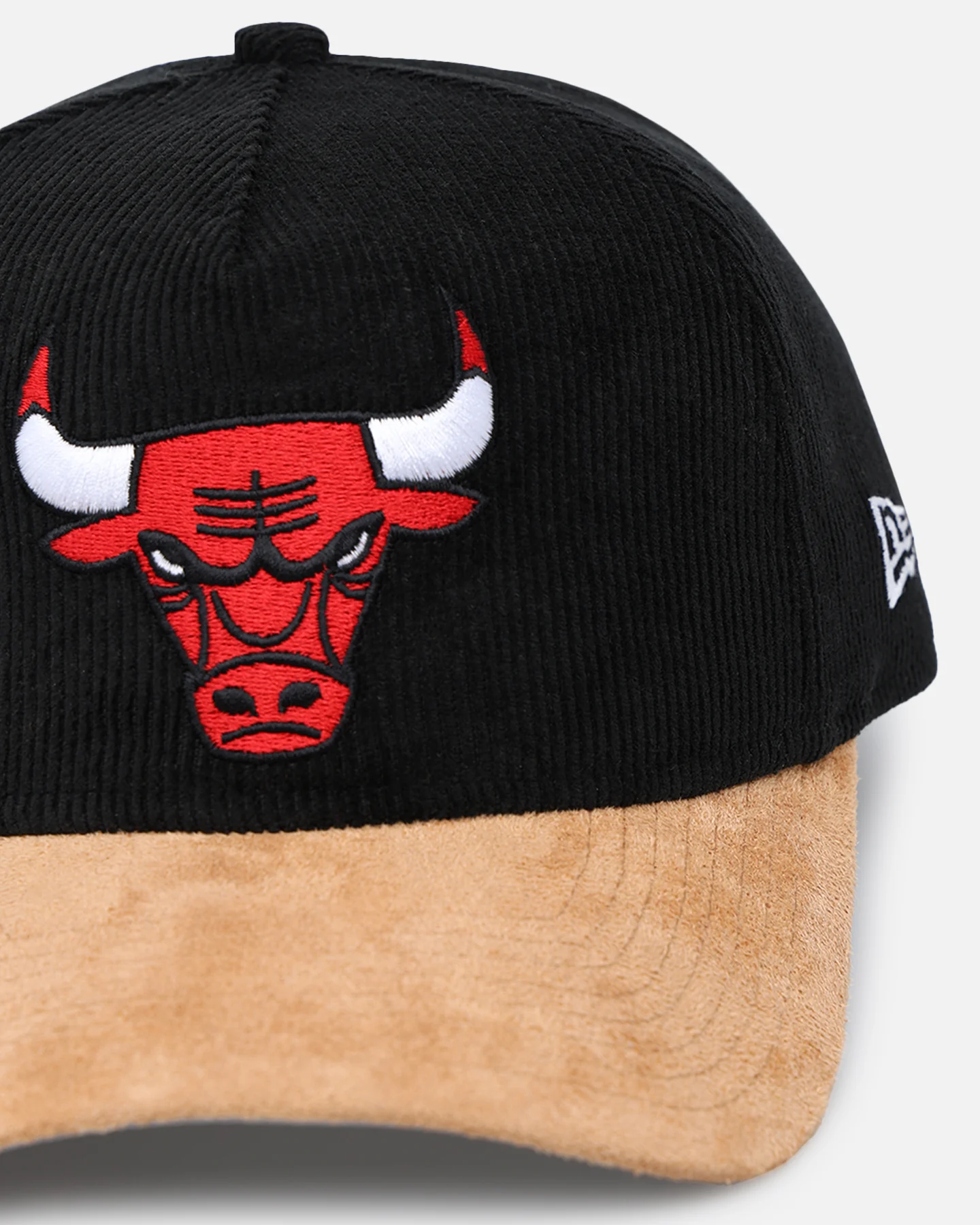 New Era Chicago Bulls 'Corduroy Suede' Pre-Curved Golfer Snapback Washed Black - Image 2