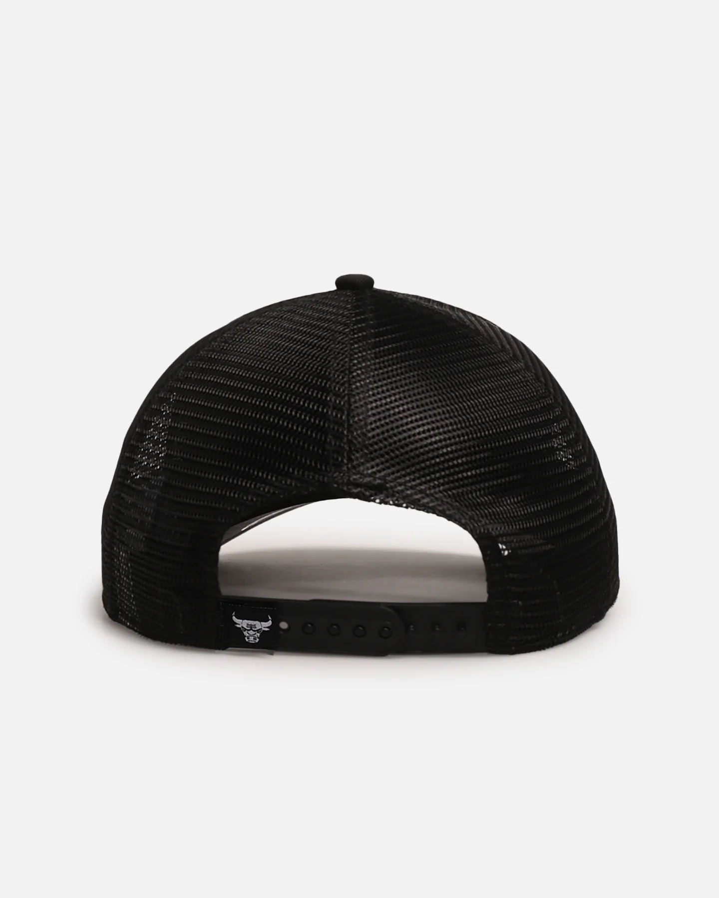 New Era Chicago Bulls 'Distressed' 9FORTY A-Frame Trucker Snapback Black/White - Image 2
