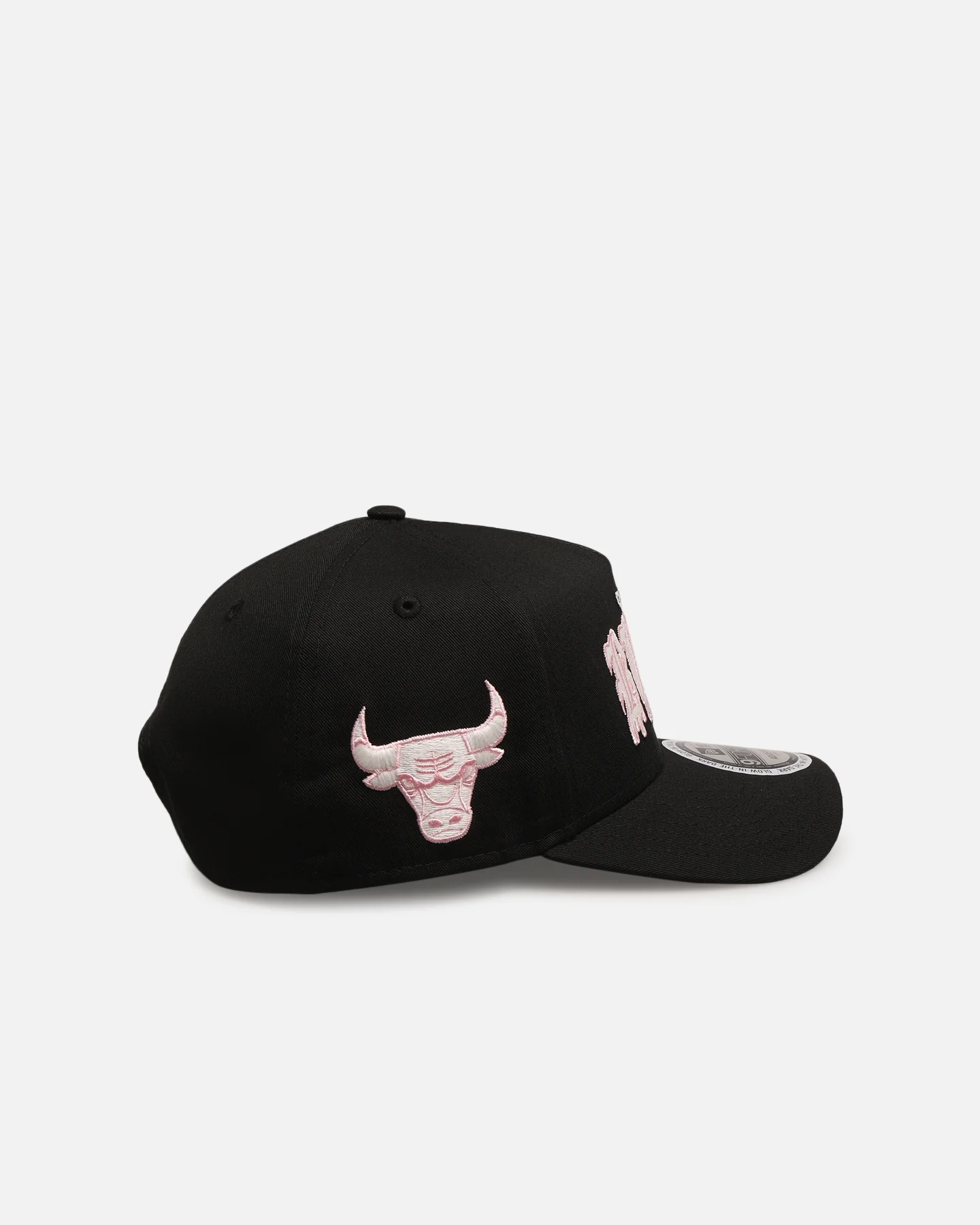 New Era Chicago Bulls 'Drip Glow Script' 9FORTY A-Frame Snapback Black/Pink - Image 3