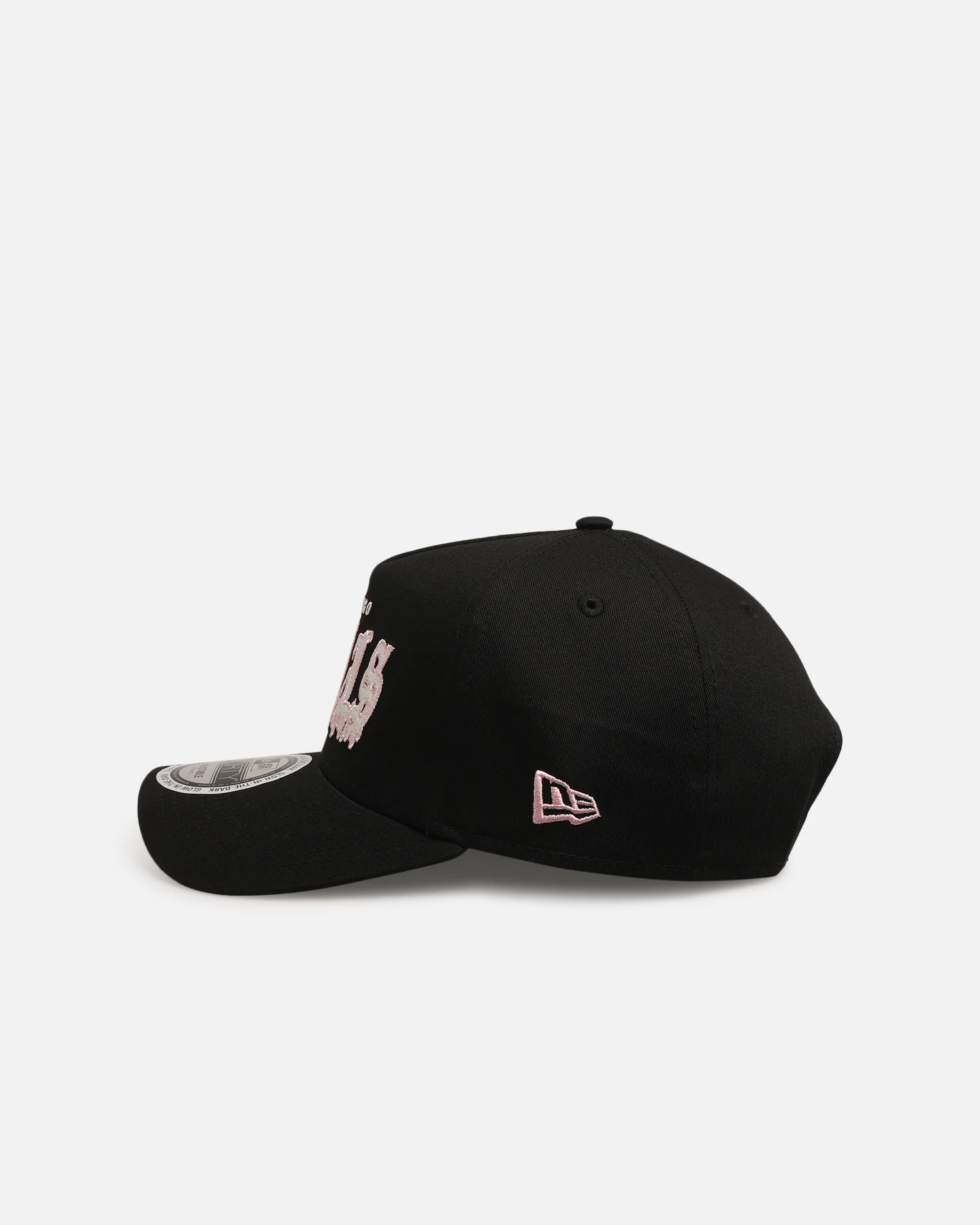 New Era Chicago Bulls 'Drip Glow Script' 9FORTY A-Frame Snapback Black/Pink - Image 4