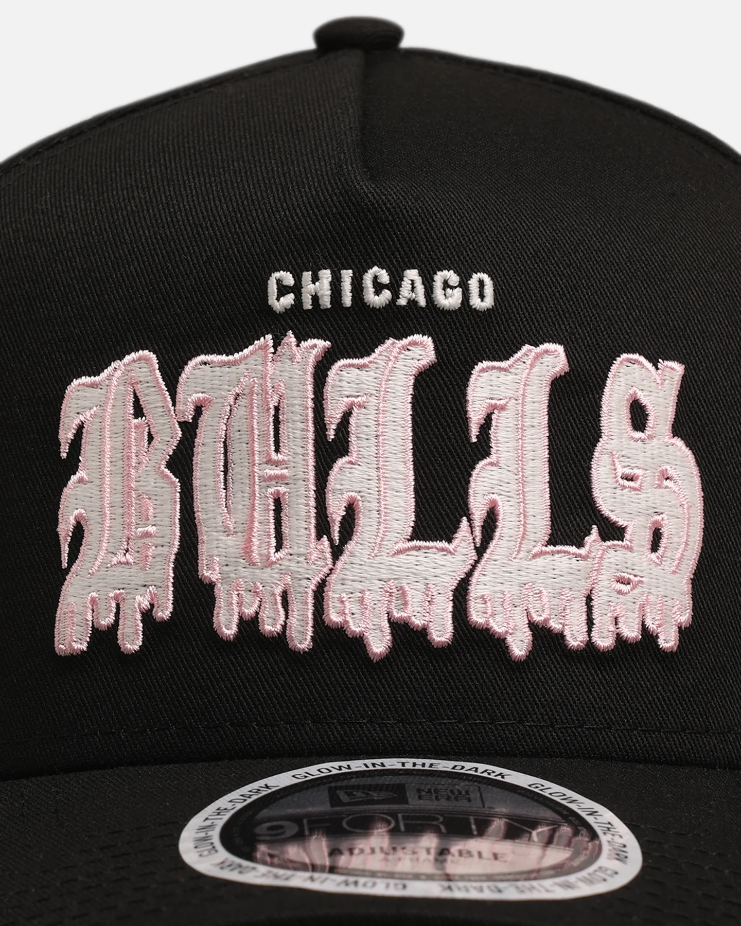 New Era Chicago Bulls 'Drip Glow Script' 9FORTY A-Frame Snapback Black/Pink - Image 5
