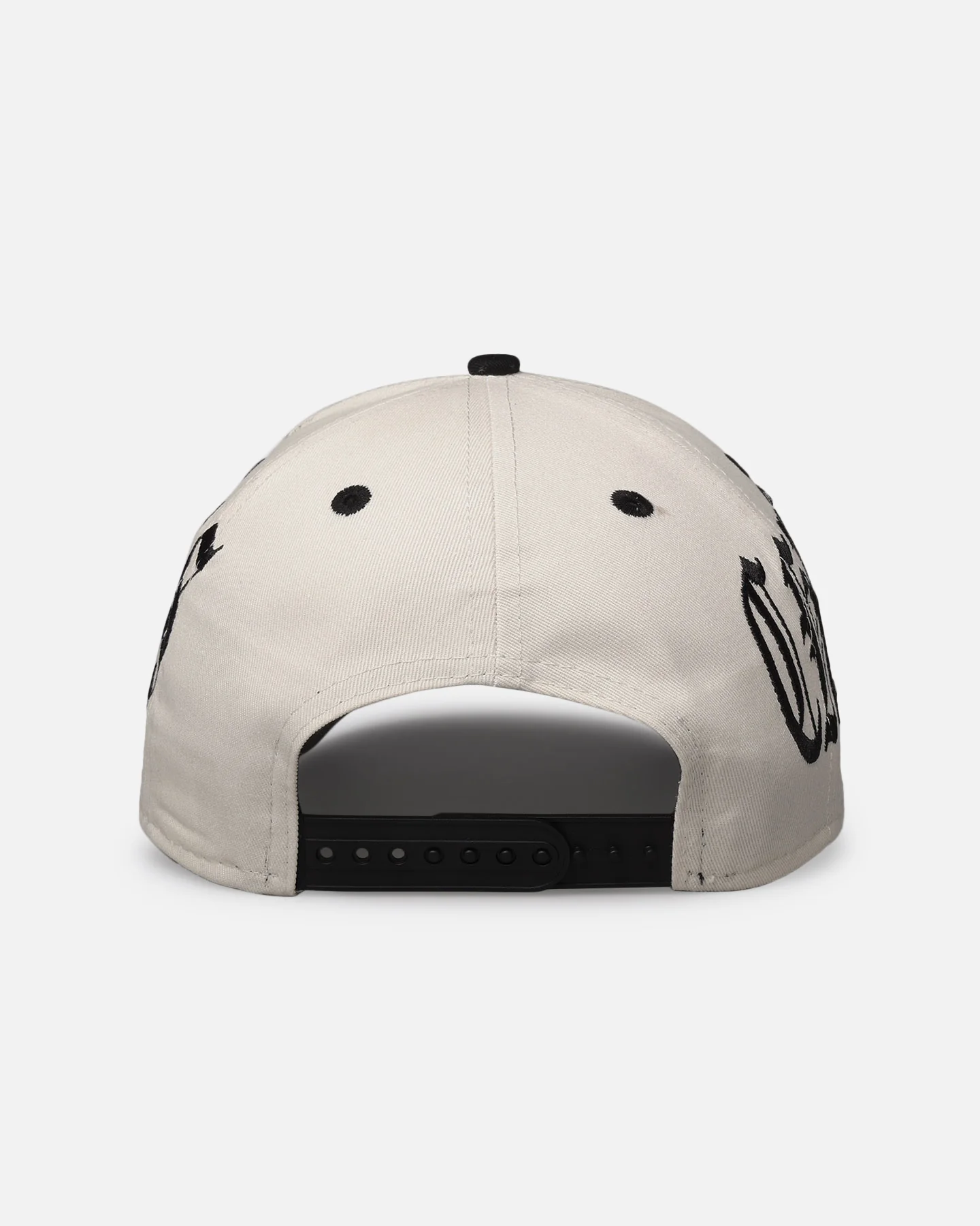 New Era Chicago Bulls 'Gothic Script Two Tone' 9FORTY A-Frame Snapback Chrome/Black - Image 2