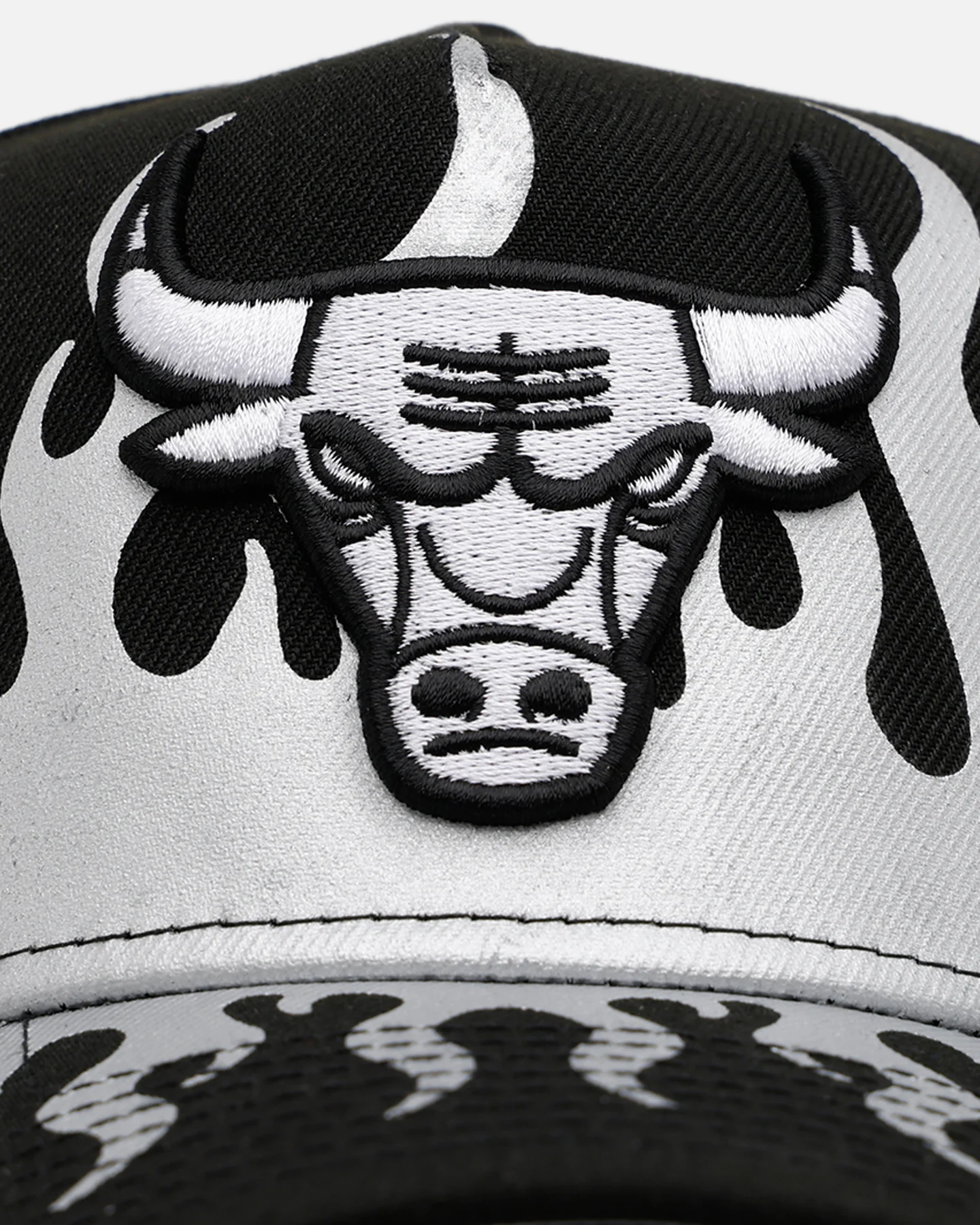 New Era Chicago Bulls 'Metallic Flames' 9FORTY A-Frame Snapback Black/Silver - Image 5