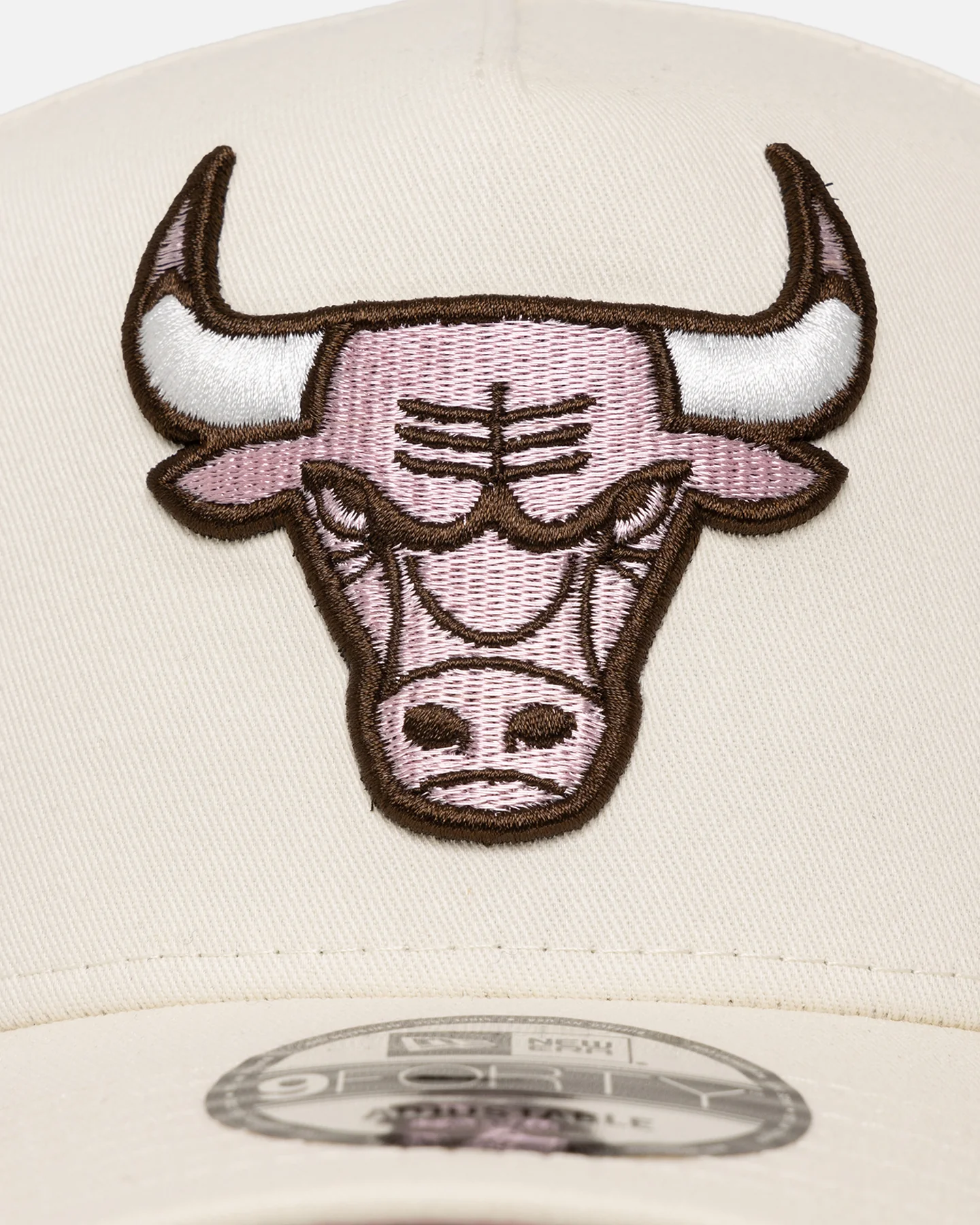 New Era Chicago Bulls 'Neapolitan Chrome' 9FORTY A-Frame Snapback Chrome/Pink Met - Image 5