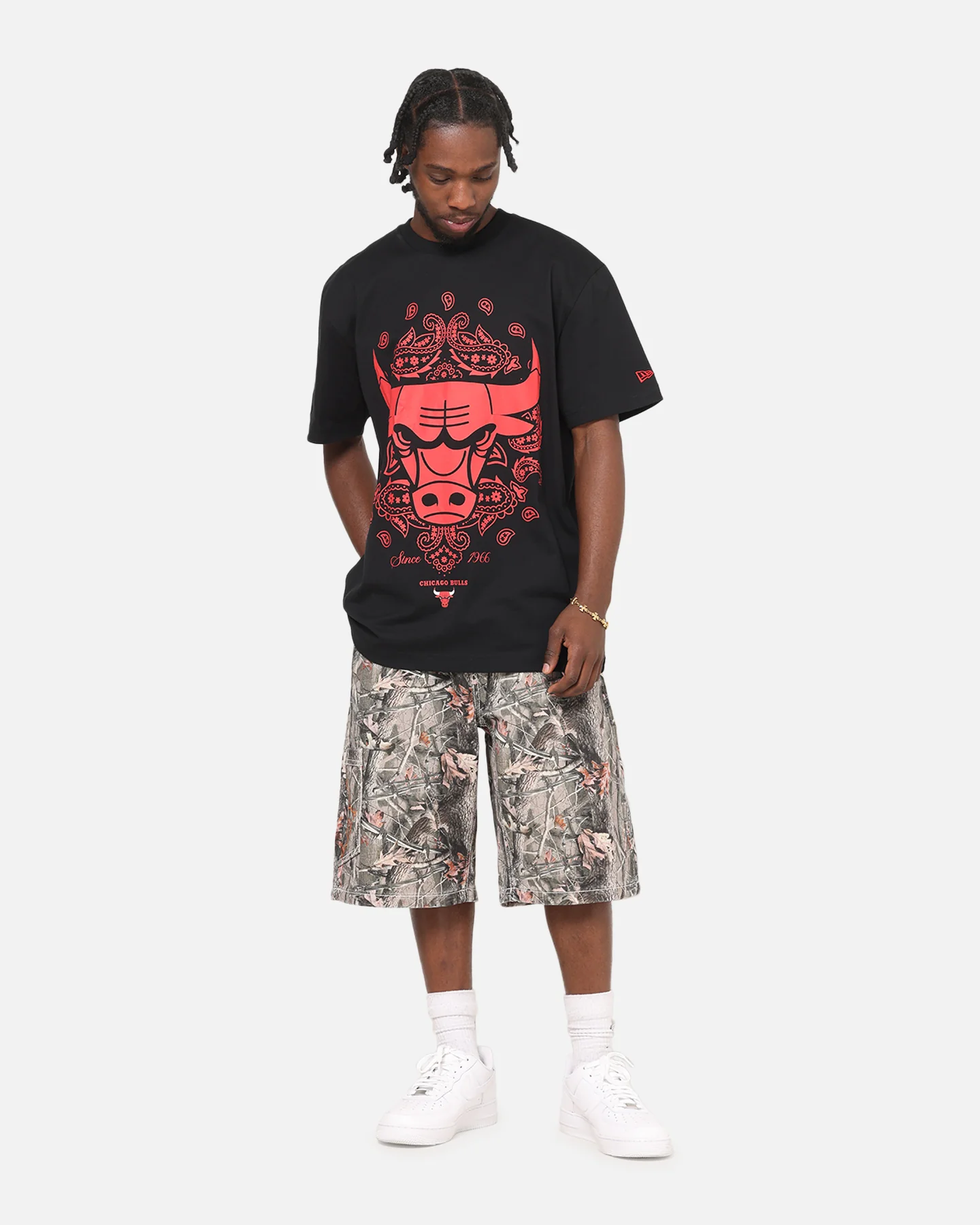 New Era Chicago Bulls Paisley Oversized T-Shirt Black - Image 2