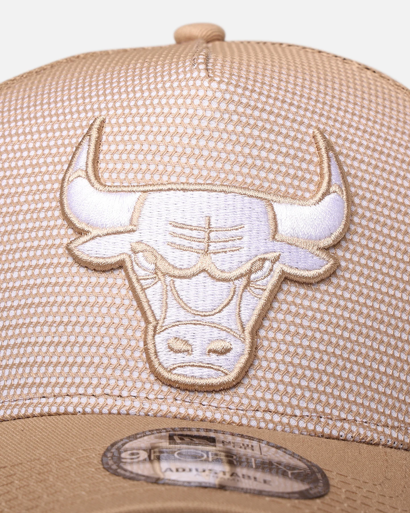 New Era Chicago Bulls 'Polychromatic Mesh' 9FORTY A-Frame Snapback Camel - Image 5
