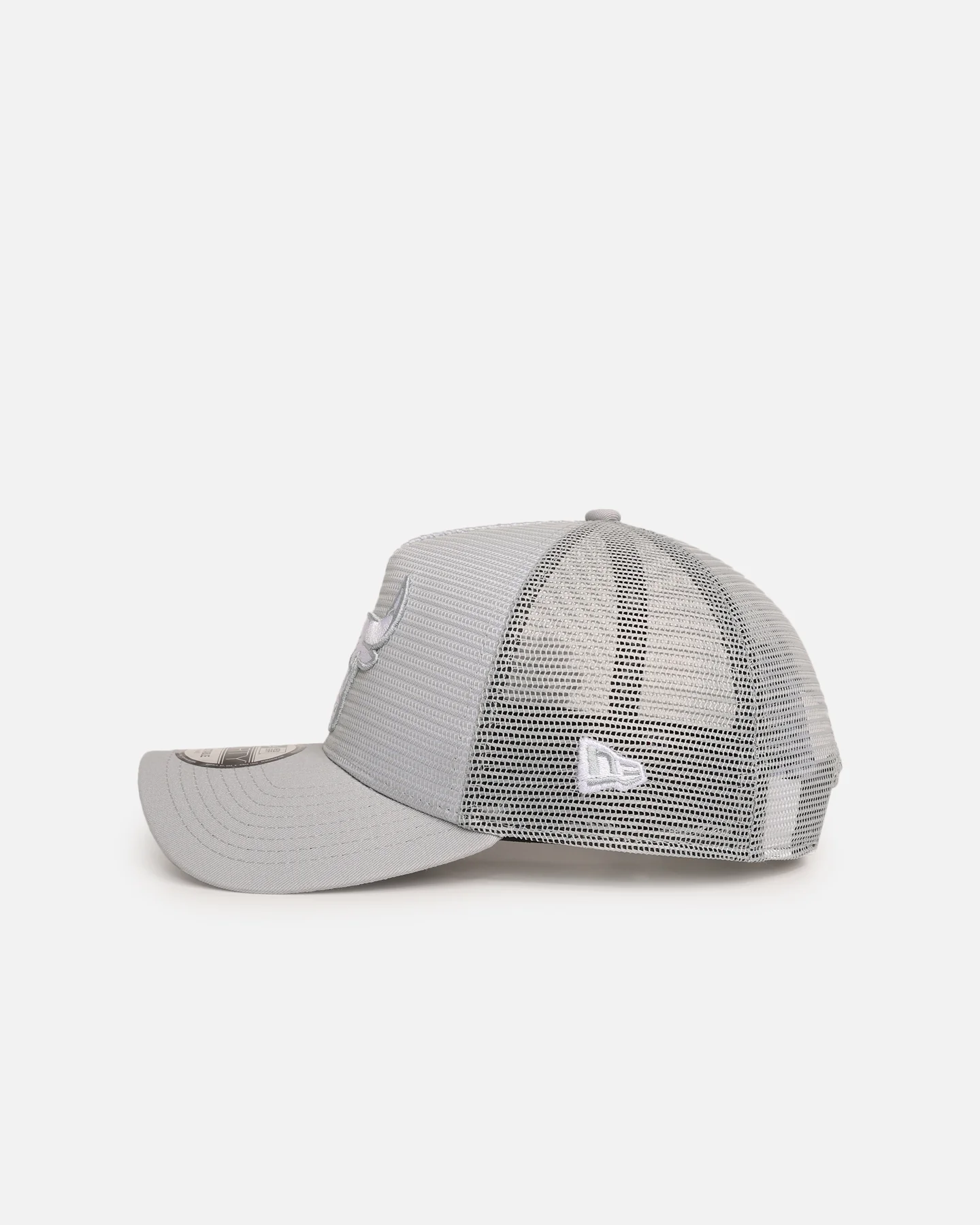 New Era Chicago Bulls 'Polychromatic Mesh' 9FORTY A-Frame Snapback Grey - Image 4