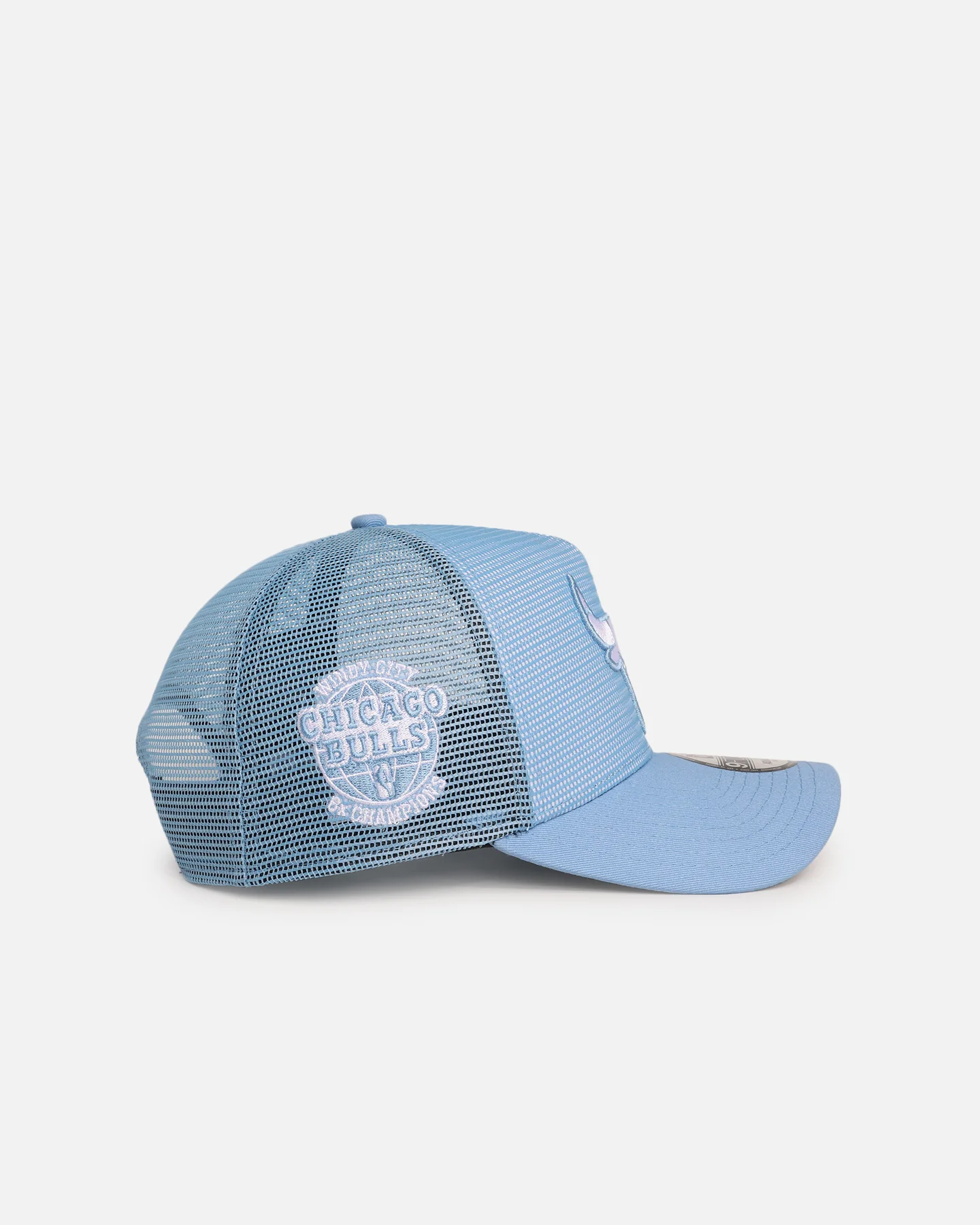 New Era Chicago Bulls 'Polychromatic Mesh' 9FORTY A-Frame Snapback Sky - Image 3