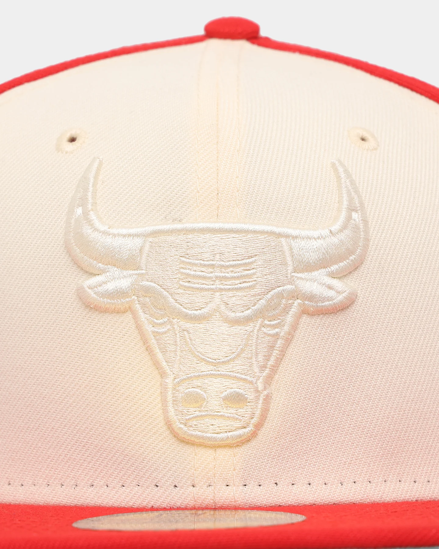 New Era Chicago Bulls 'Tonal Two-Tone' 59FIFTY Fitted Light Beige - Image 6