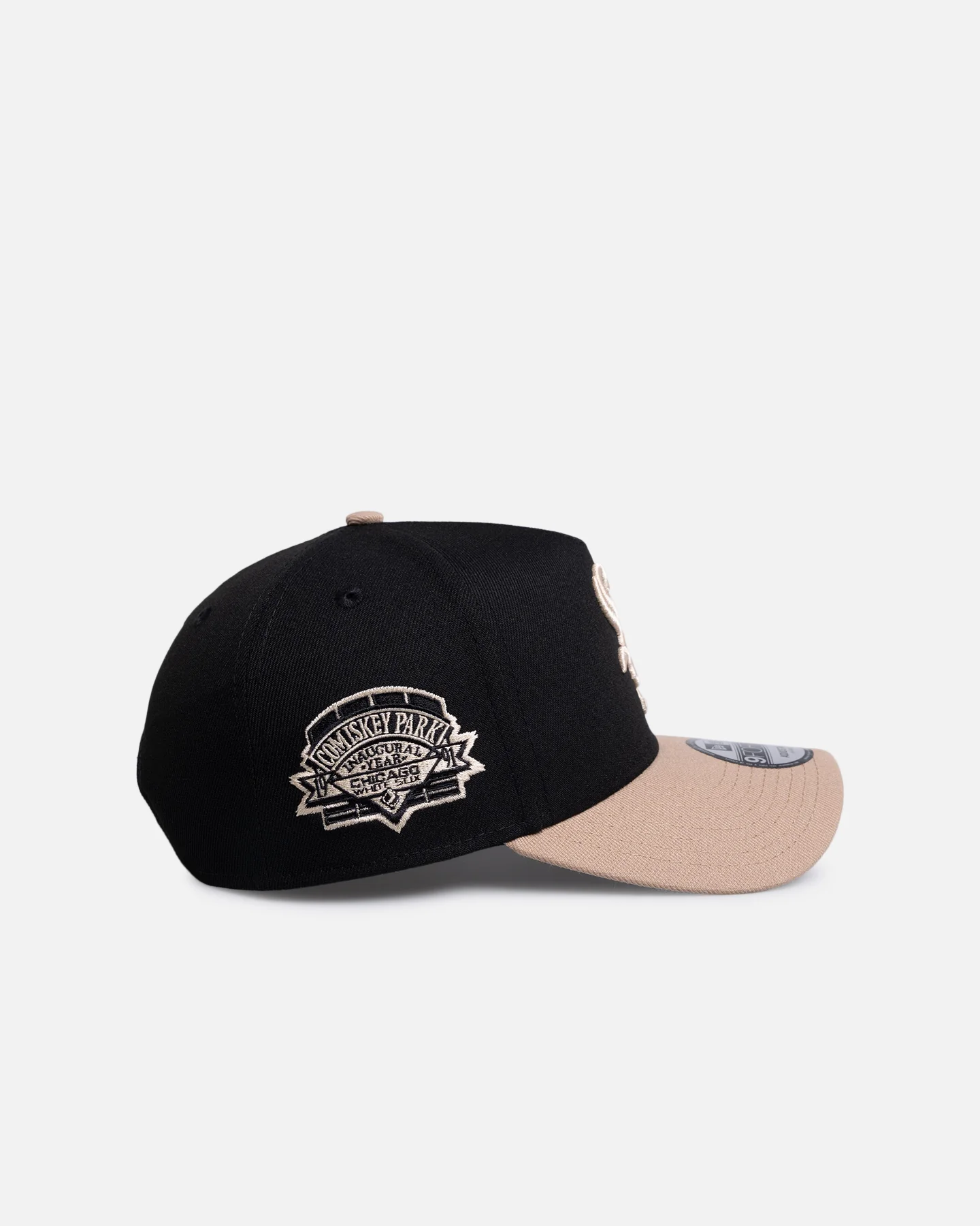 New Era Chicago White Sox 'Black Camel' 9FORTY A-Frame Snapback Black/Camel - Image 3