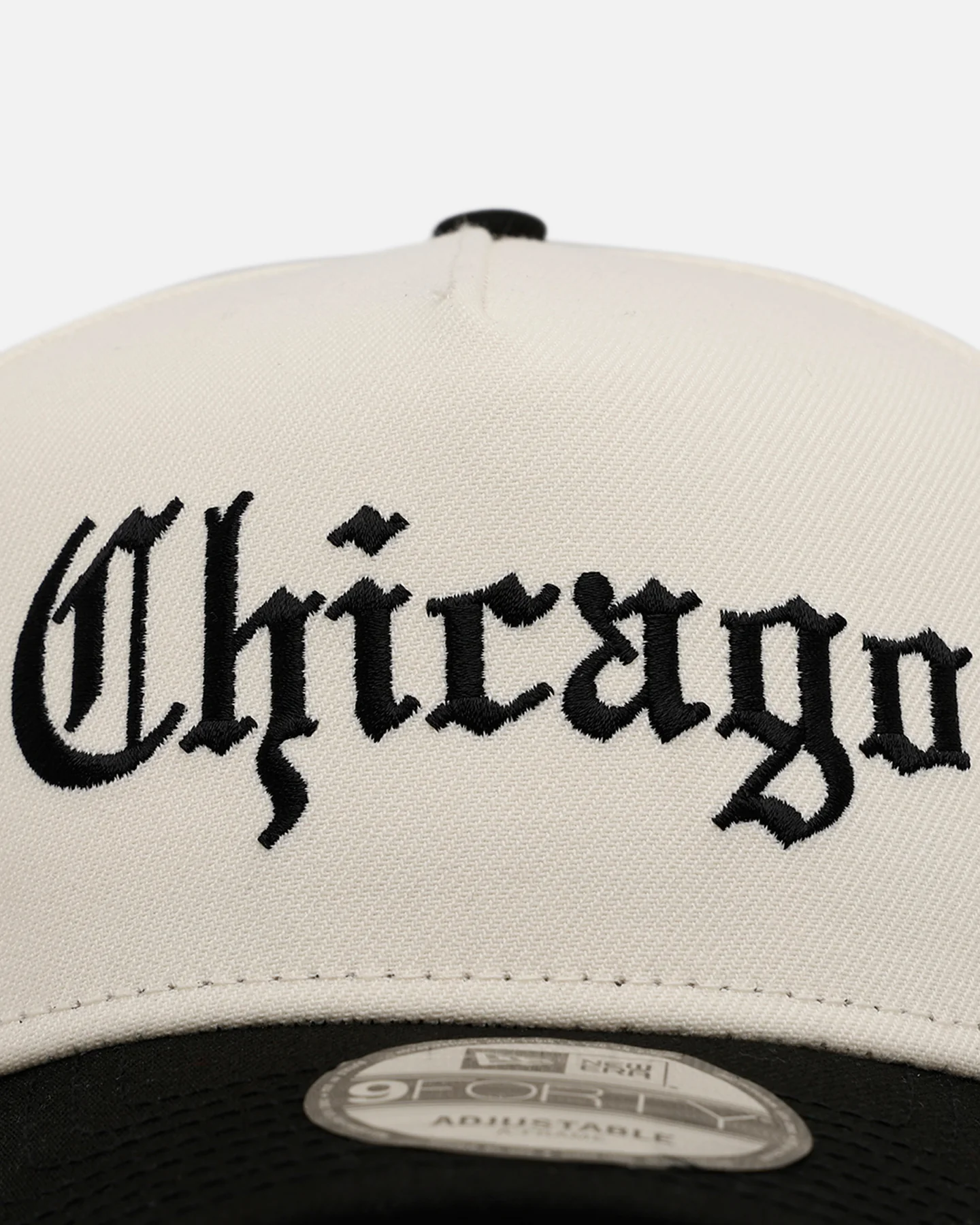 New Era Chicago White Sox 'City Pack' 9FORTY A-Frame Snapback Chrome/Black - Image 5