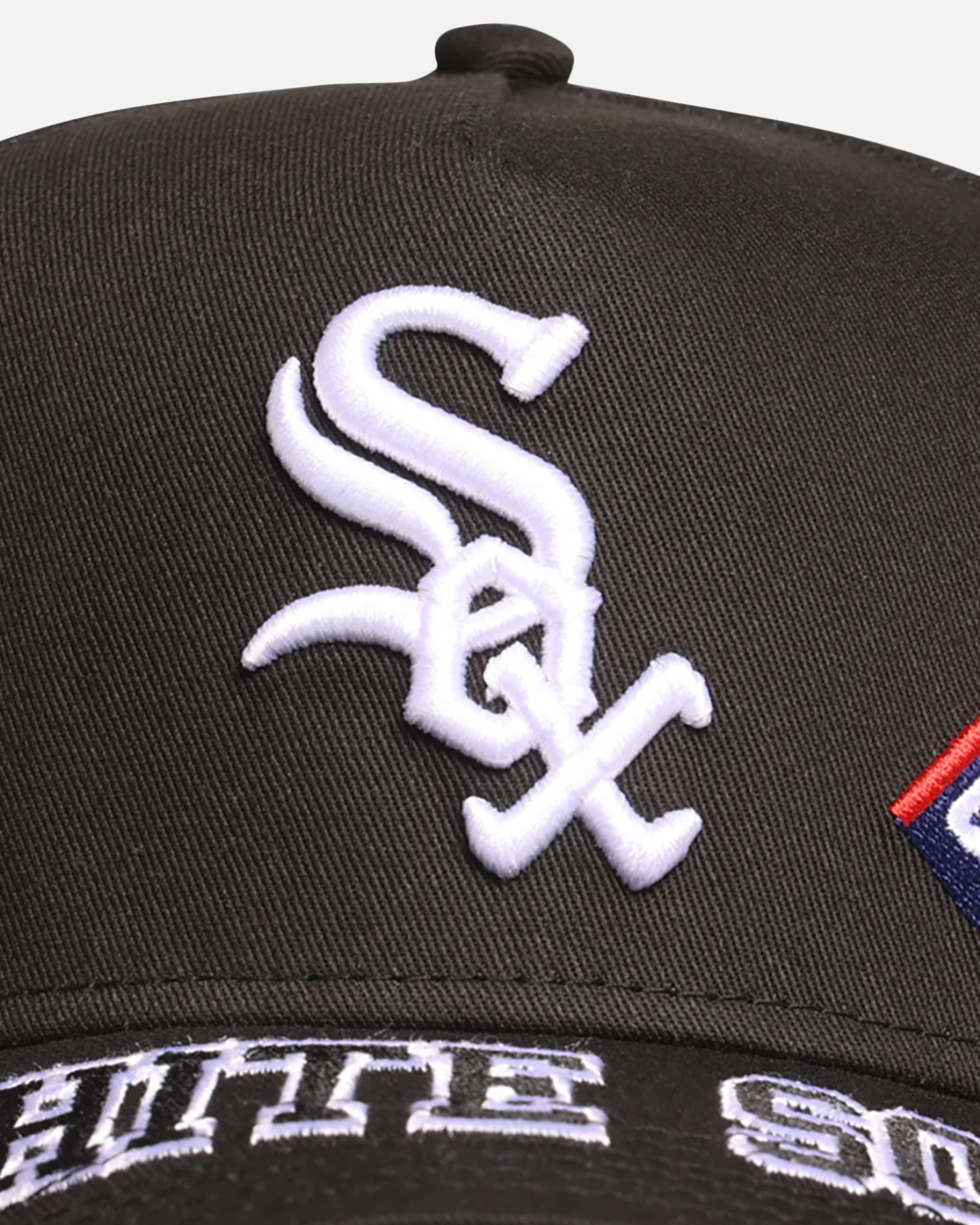 New Era Chicago White Sox 'MLB All Over Logos' 9FORTY A-Frame Snapback Official Team Colour - Image 5