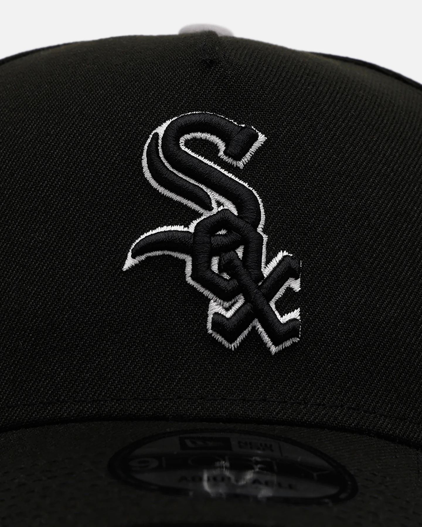 New Era Chicago White Sox 'Outline' 9FORTY A-Frame Snapback Black - Image 5