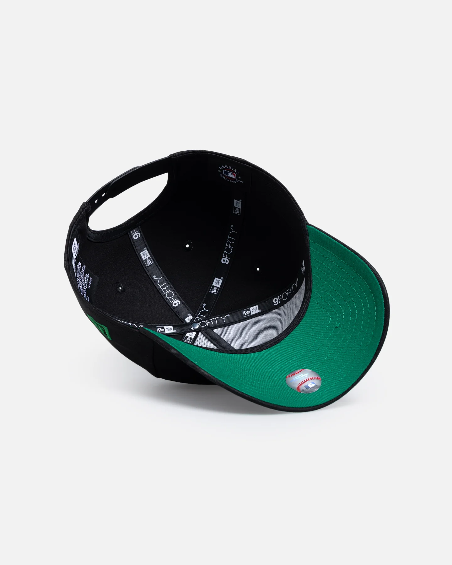 New Era Chicago White Sox 'St.Patrick's Day' 9FORTY A-Frame Snapback Black/Green - Image 6