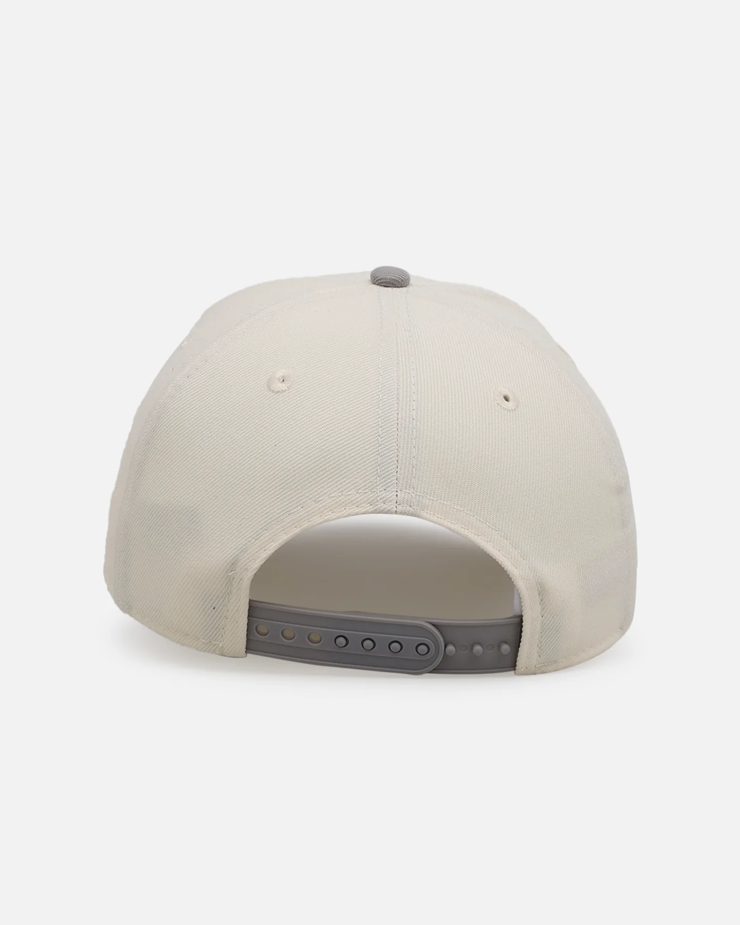New Era Chicago White Sox 'Too Clean' 9FORTY A-Frame Snapback Chrome - Image 2