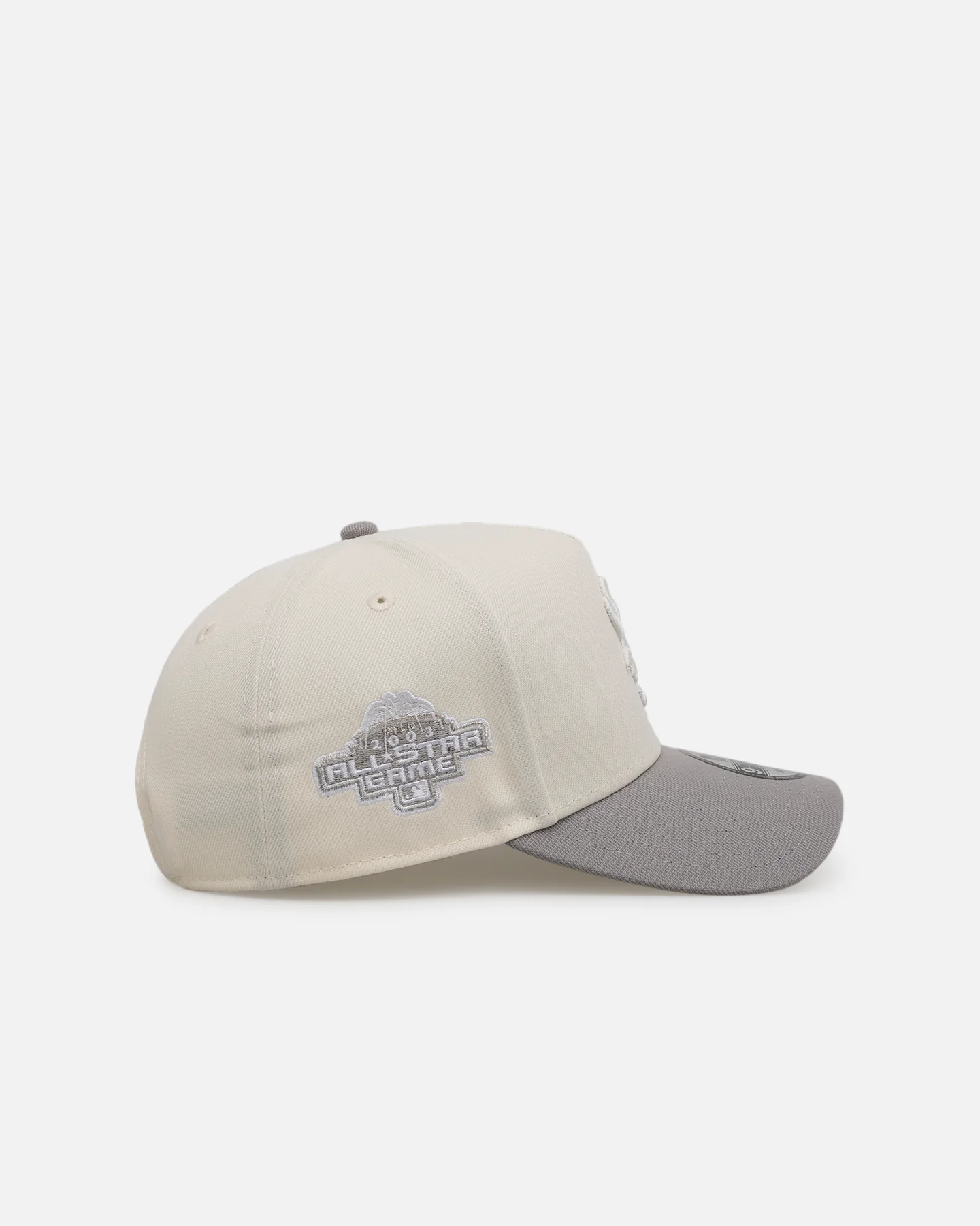 New Era Chicago White Sox 'Too Clean' 9FORTY A-Frame Snapback Chrome - Image 3