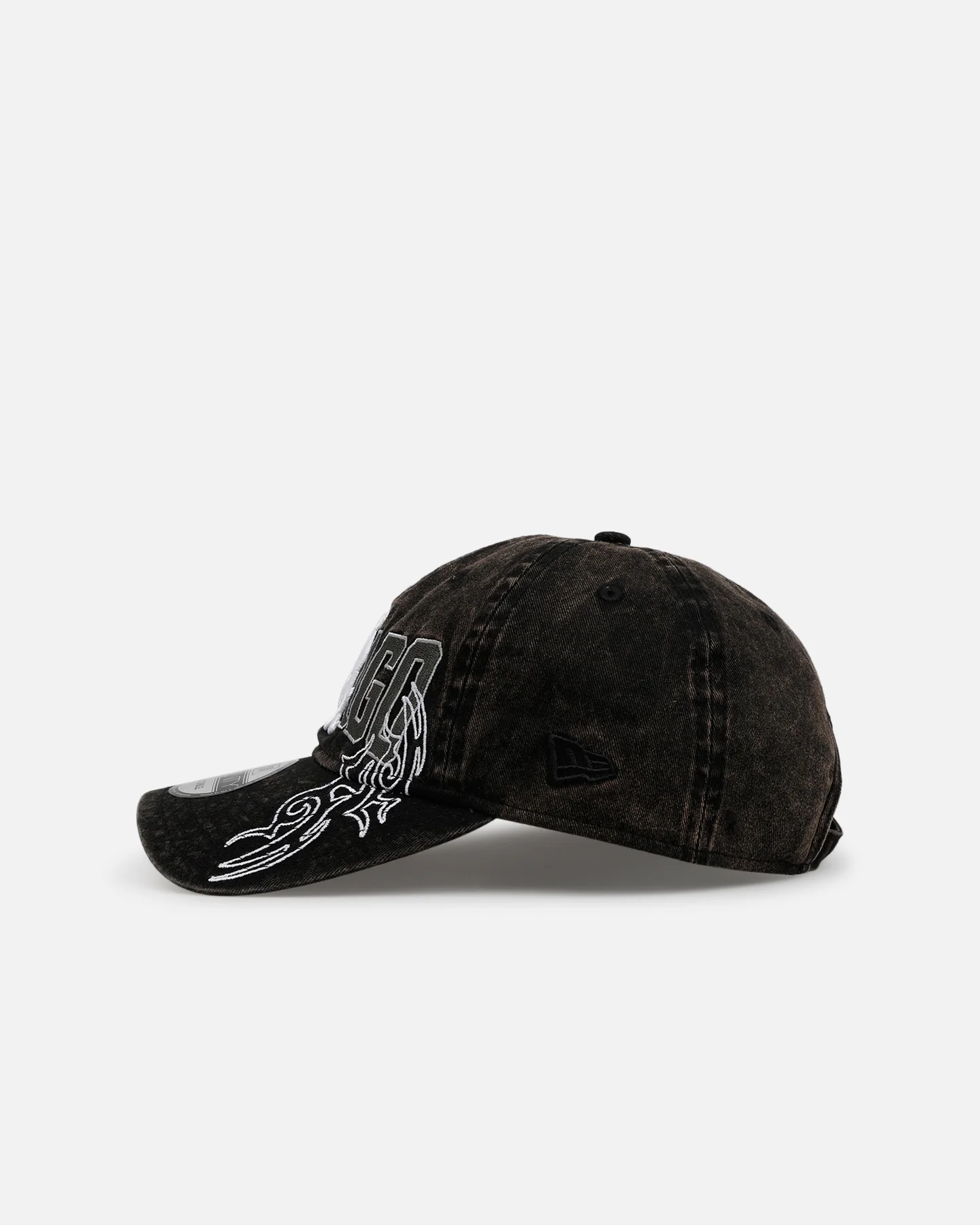 New Era Chicago White Sox 'Tribal' Classic Casual Strapback Washed Black - Image 4
