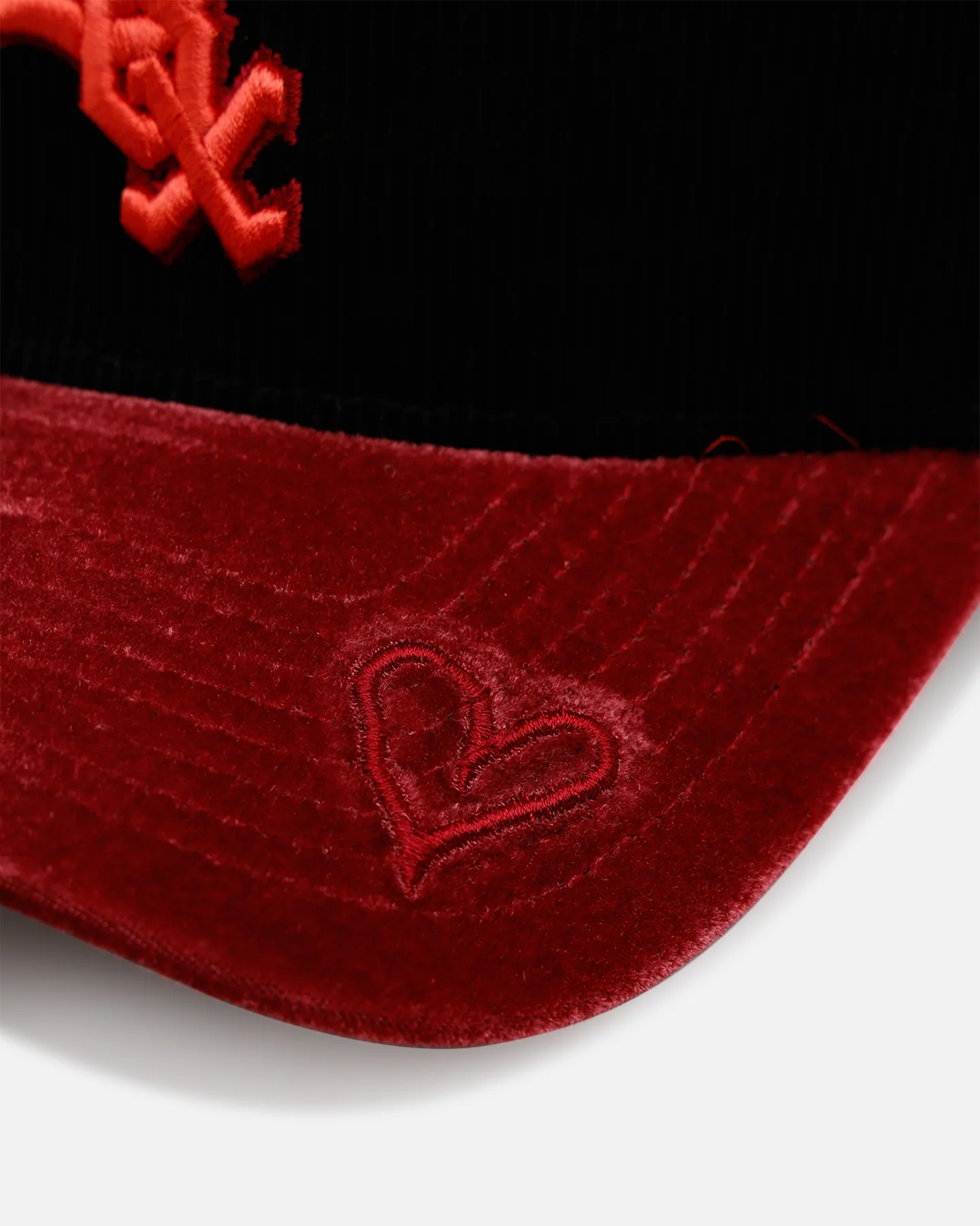 New Era Chicago White Sox 'Velvet Cord Certified Lover' 9FORTY A-Frame Premium Corduroy Snapback Black - Image 8