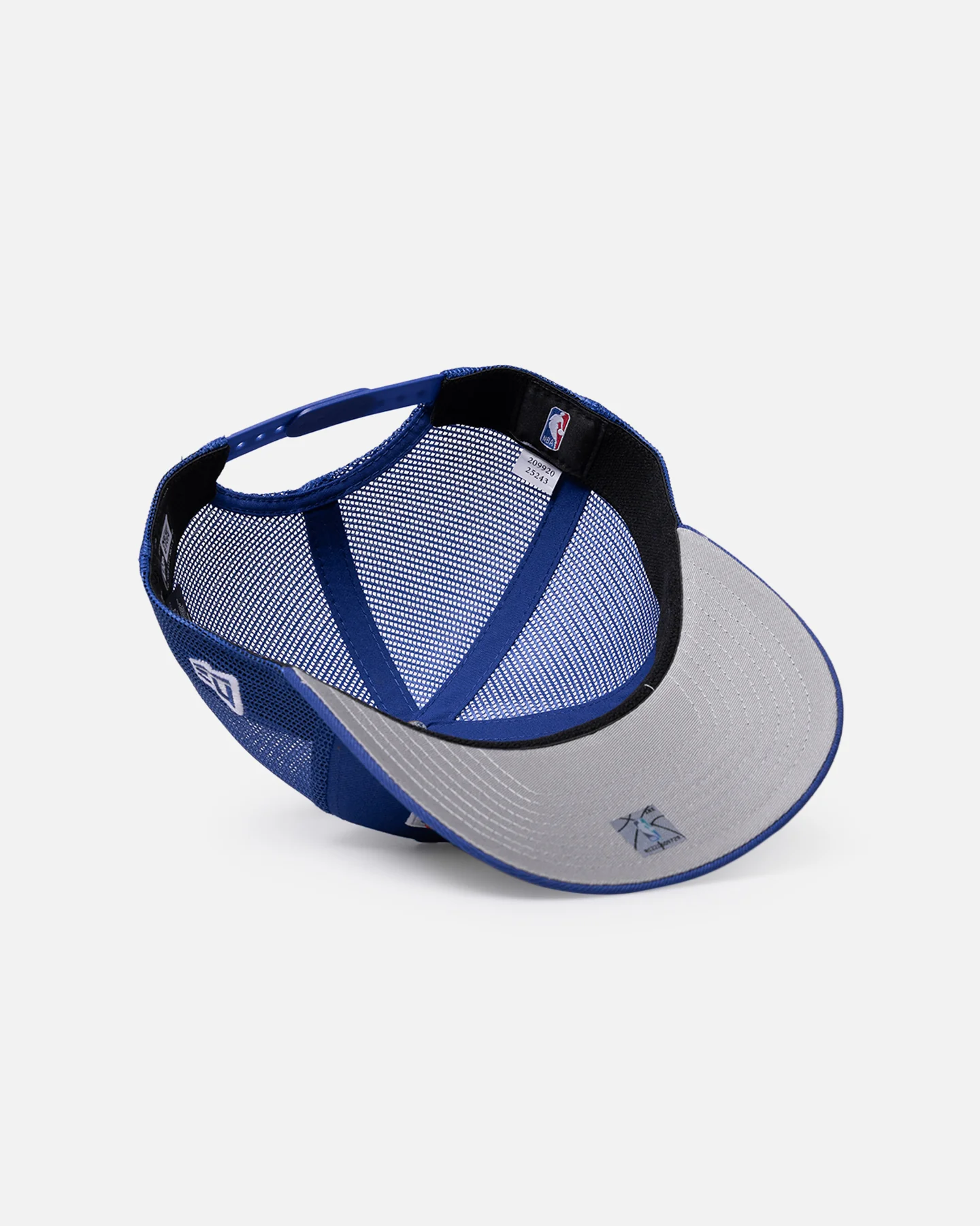 New Era Cleveland Cavaliers 'HWC' 9SEVENTY Trucker Stretch Snapback Med Blue - Image 6