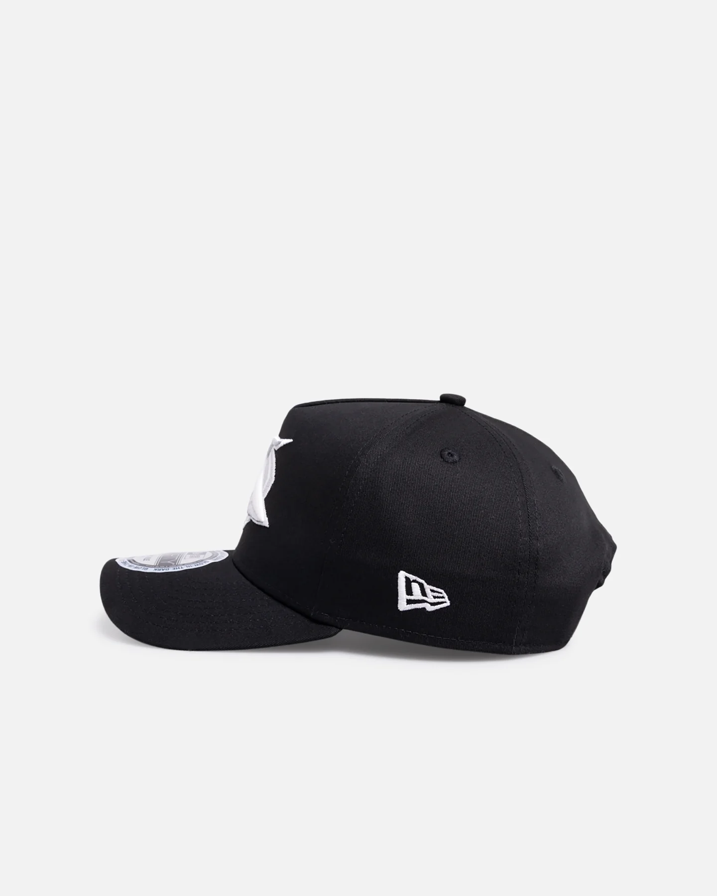 New Era Cronulla-Sutherland Sharks 'NRL Glow In The Dark' 9FORTY A-Frame Snapback Black - Image 5