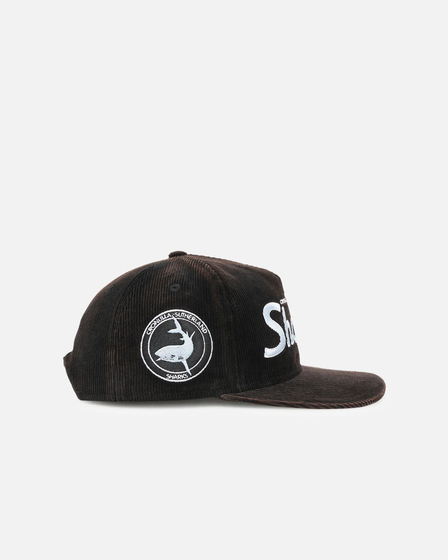 New Era Cronulla Sutherland Sharks 'NRL Golfer Washed Black' Pre-Curved Corduroy Golfer Snapback Washed Black - Image 3