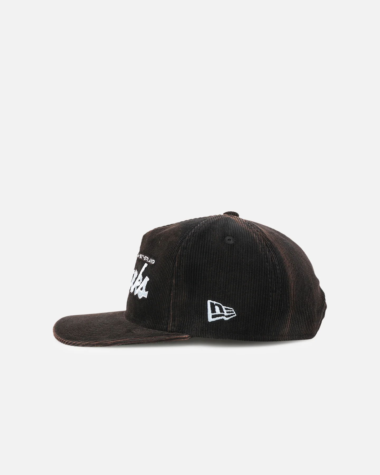 New Era Cronulla Sutherland Sharks 'NRL Golfer Washed Black' Pre-Curved Corduroy Golfer Snapback Washed Black - Image 4