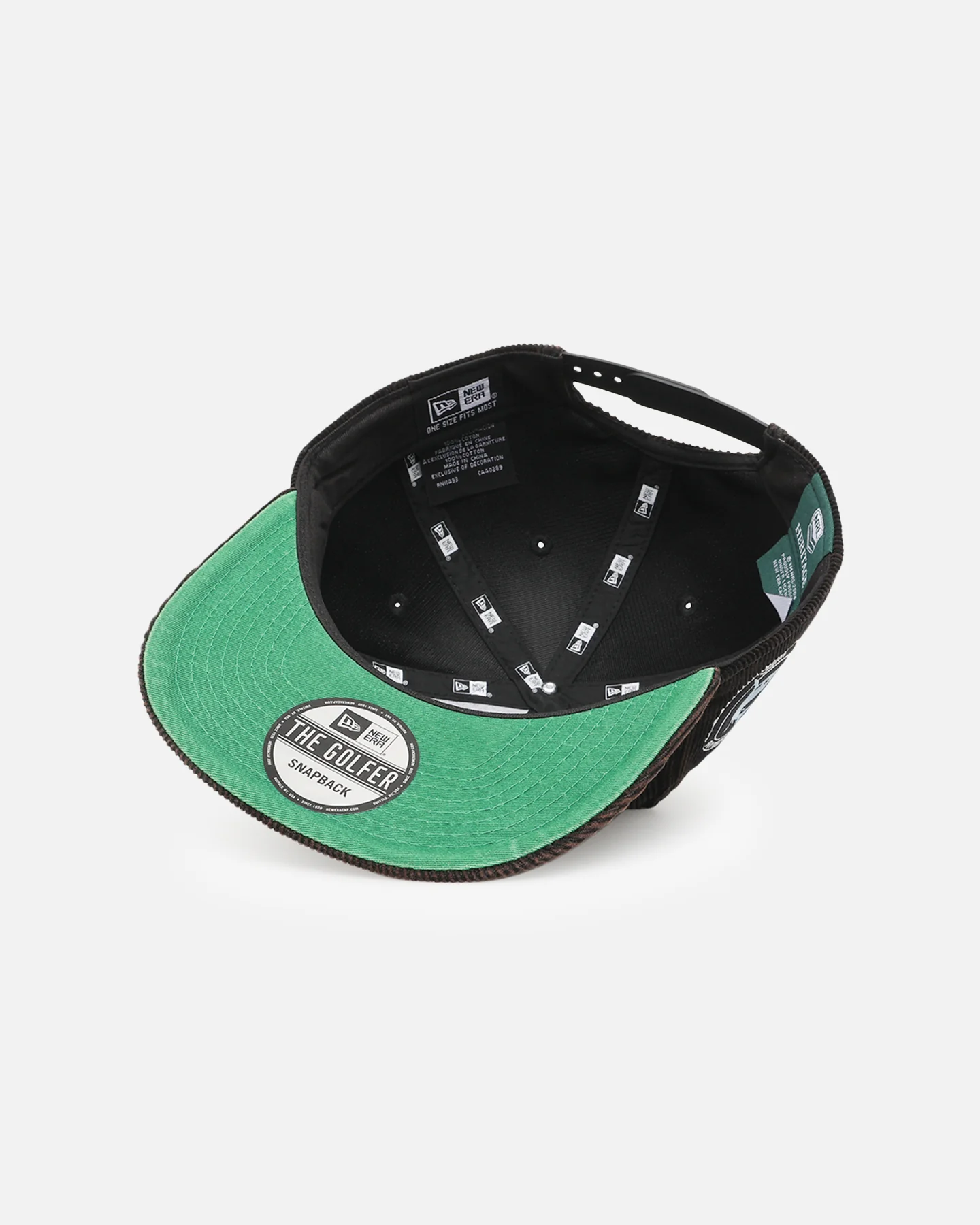 New Era Cronulla Sutherland Sharks 'NRL Golfer Washed Black' Pre-Curved Corduroy Golfer Snapback Washed Black - Image 6