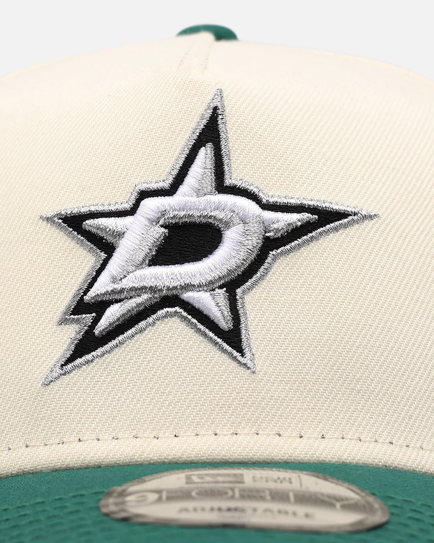 New Era Dallas Stars 'Team Color Visor' 9FORTY A-Frame Snapback Chrome/Official Team Color - Image 5