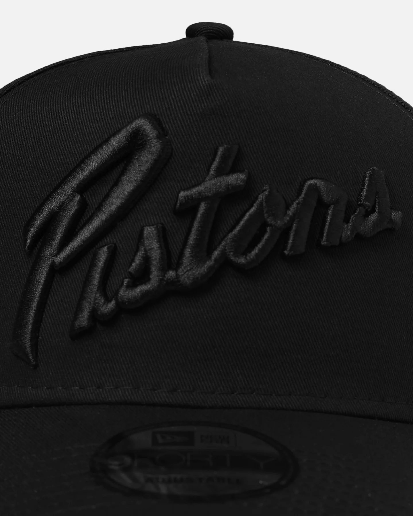 New Era Detroit Pistons 'NBA Black On Black' 9FORTY A-Frame Snapback Black - Image 5