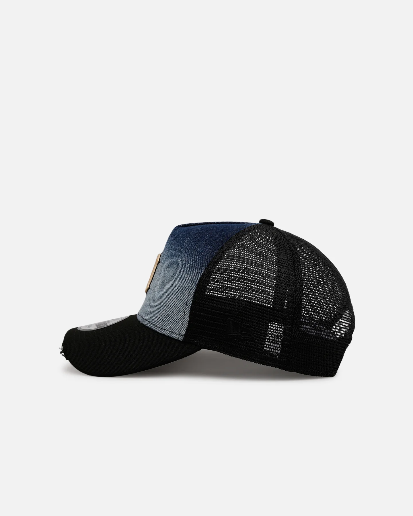 New Era Detroit Tigers 'Bleach' 9FORTY A-Frame Trucker Snapback Denim - Image 4