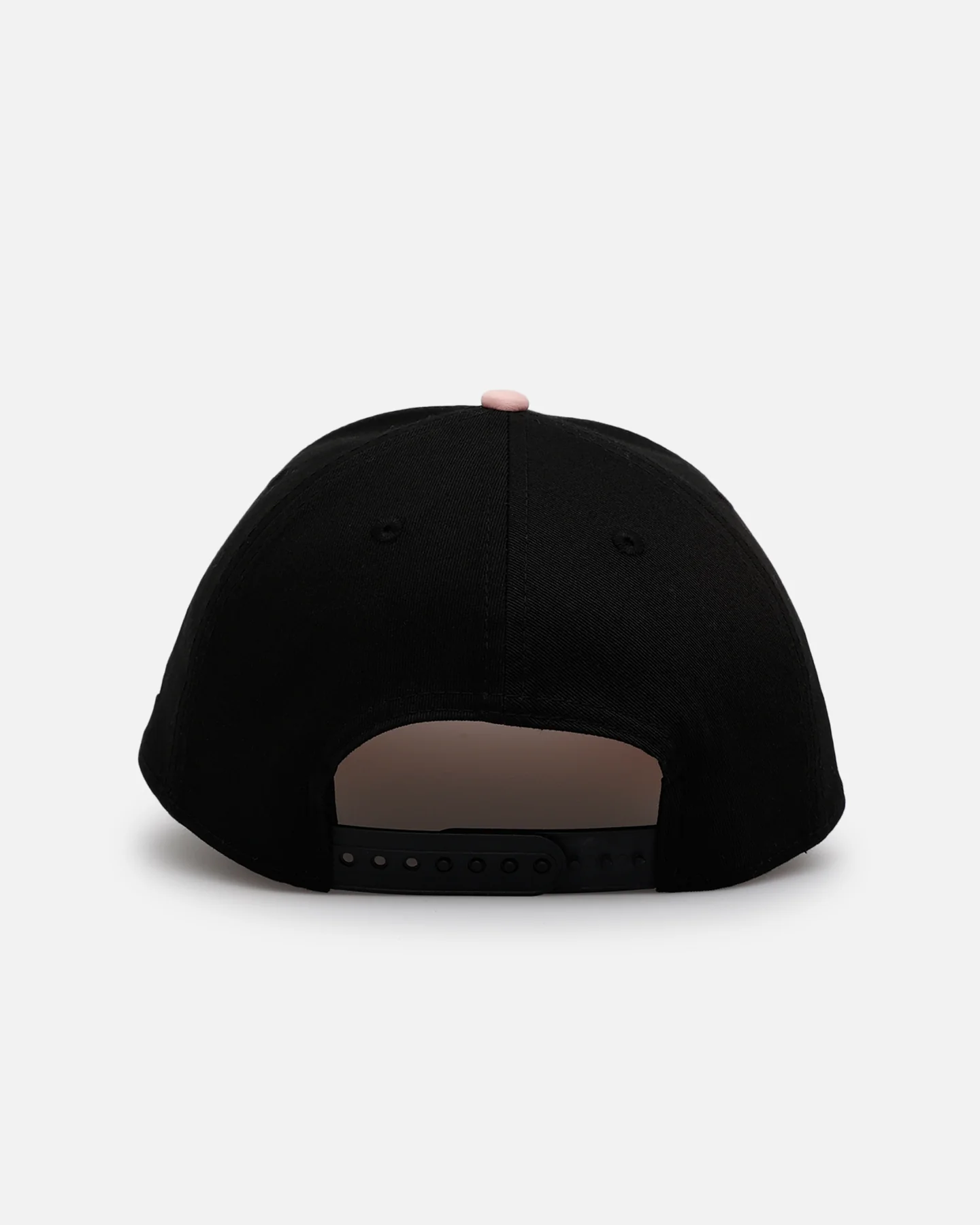 New Era Detroit Tigers 'Pink Satin Hearts 2.0' 9FORTY A-Frame Snapback Black/Pink - Image 2
