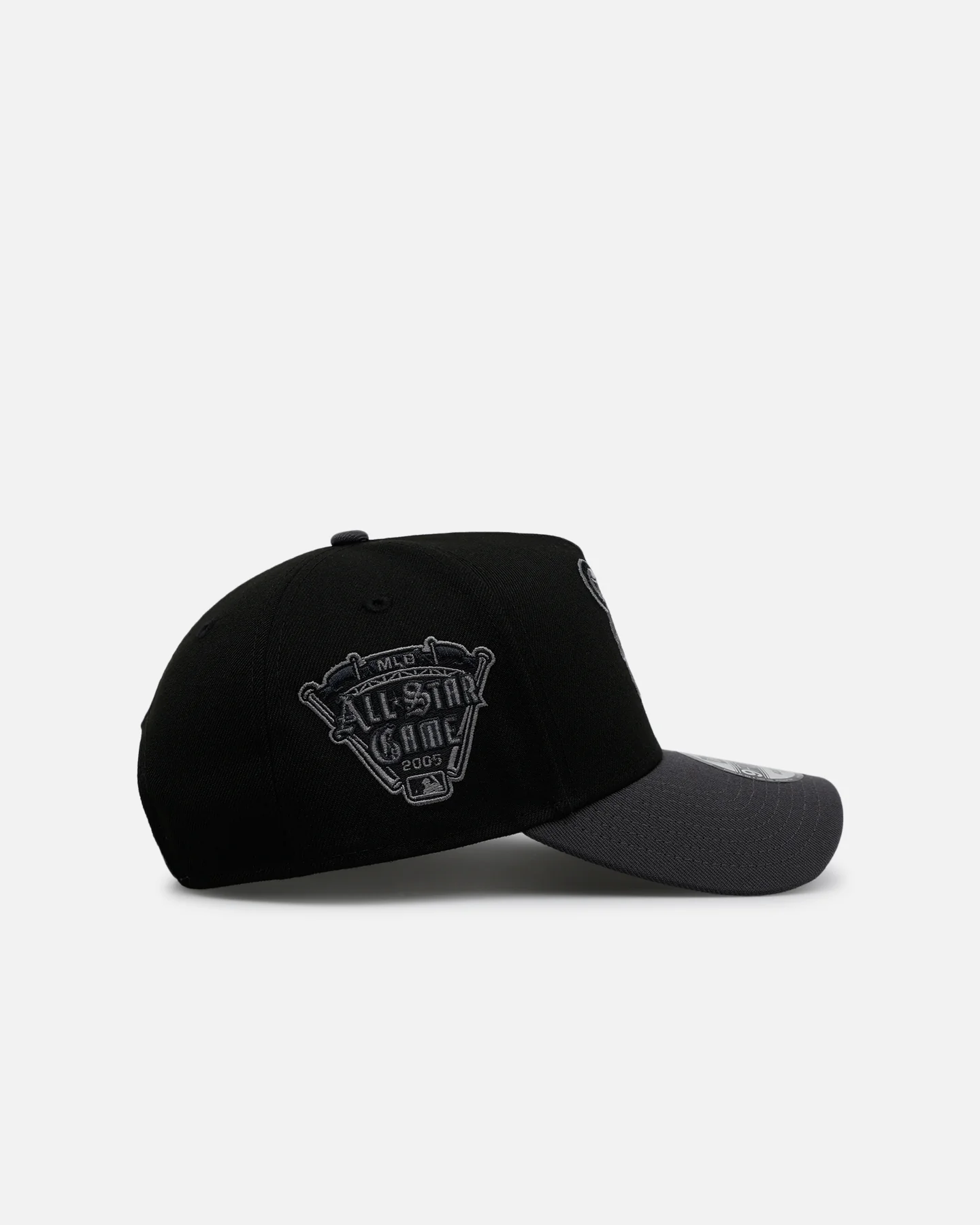 New Era Detroit Tigers 'Stealth' 9FORTY A-Frame Snapback Black/Charcoal - Image 3