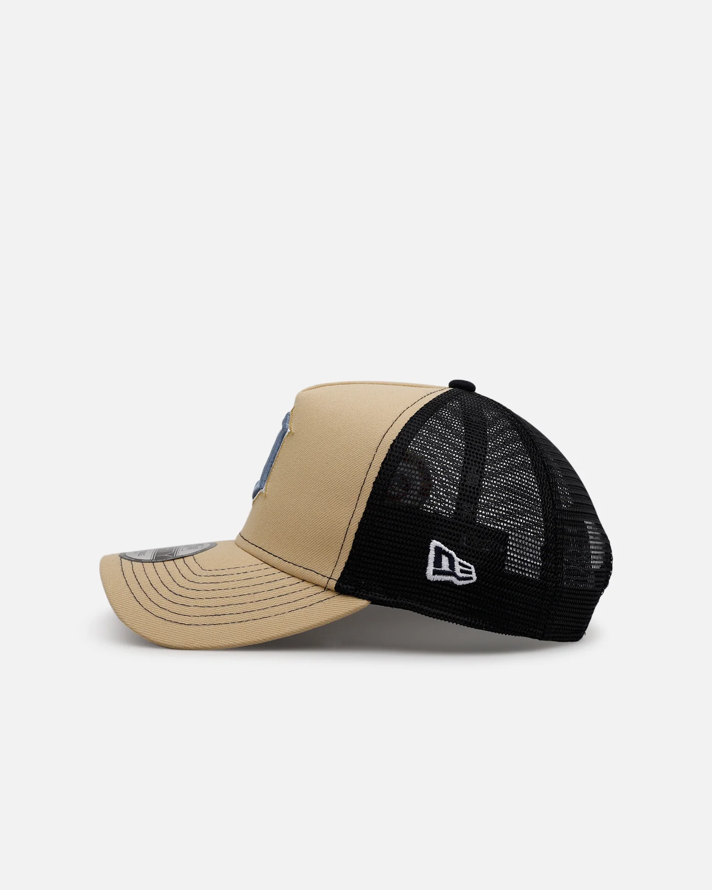 New Era Detroit Tigers 'Vintage Truckers' 9FORTTY A-Frame Trucker Snapback Vegas Gold - Image 4