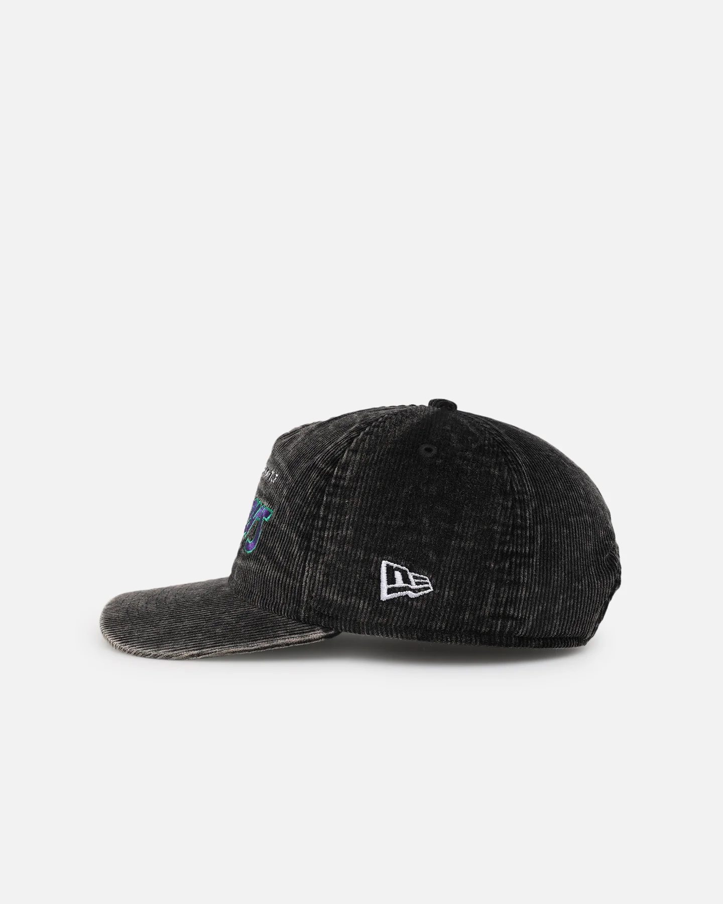 New Era Fremantle Dockers 'Washed Corduroy' Pre-Curved Golfer Snapback Black/Kelly Green - Image 4