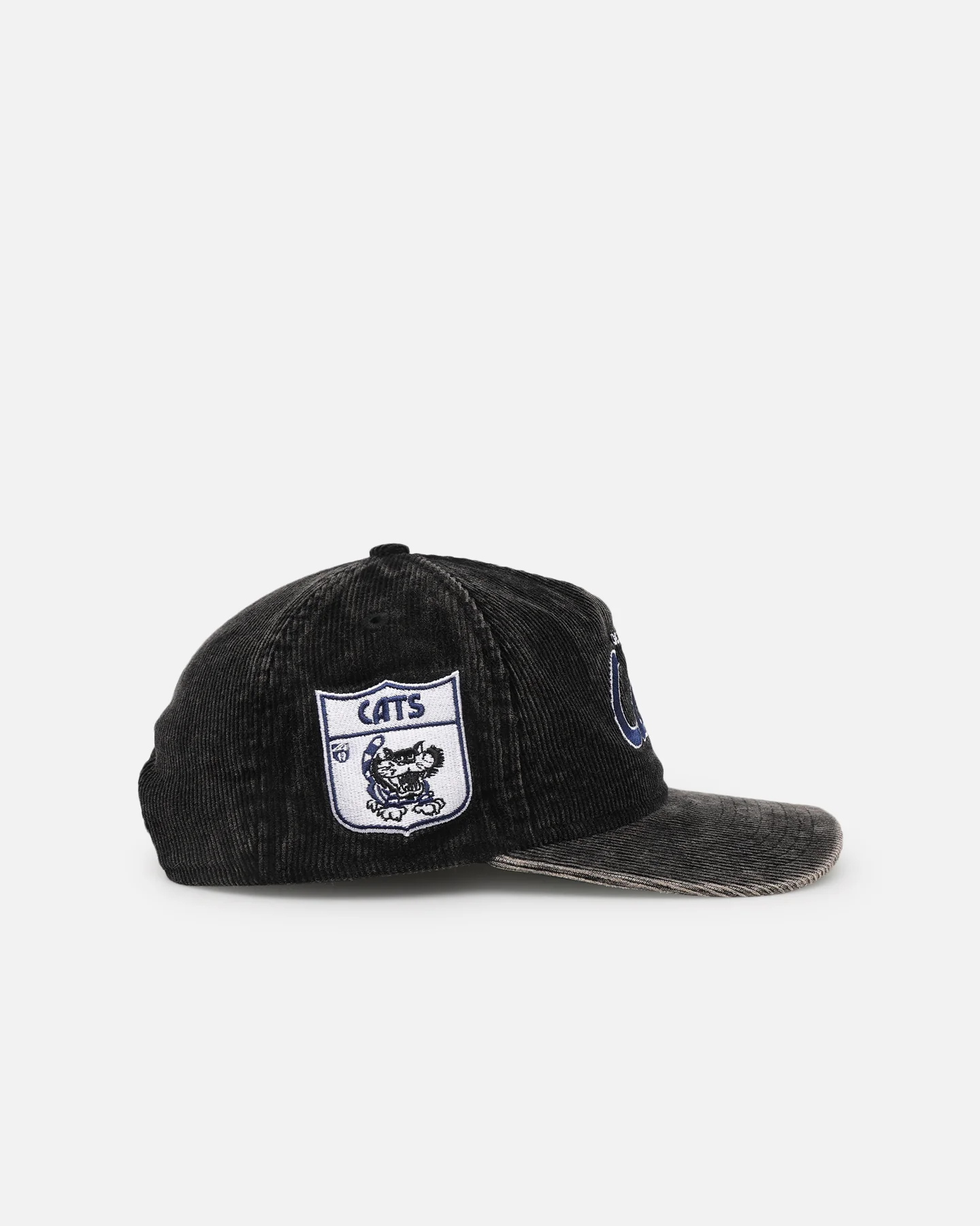 New Era Geelong Cats 'Washed Corduroy' Pre-Curved Golfer Snapback Black/Kelly Green - Image 3