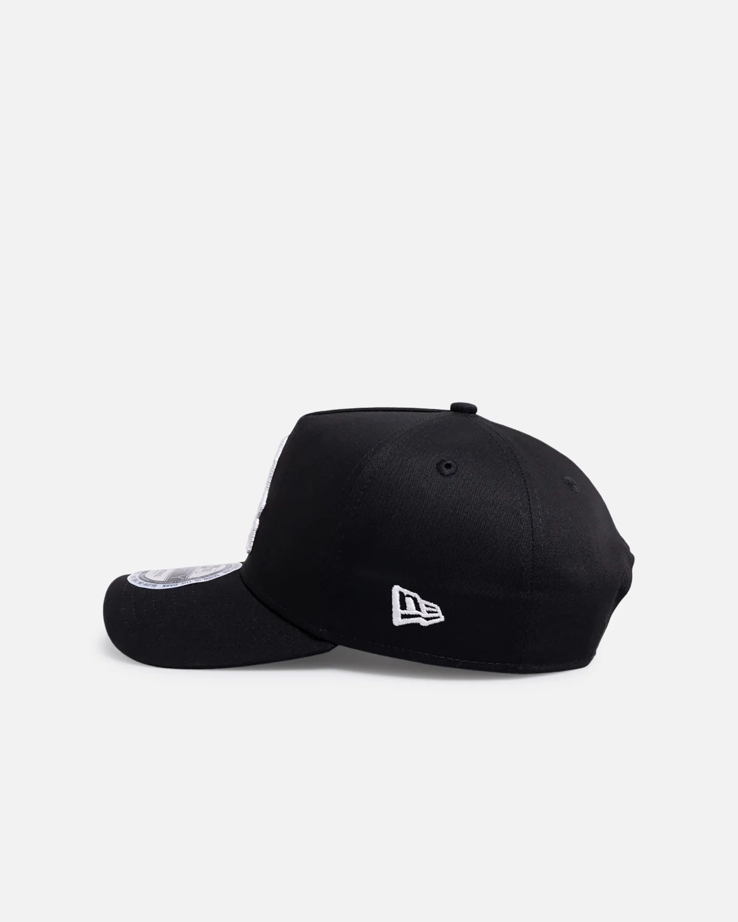 New Era Gold Coast Titans 'NRL Glow In The Dark' 9FORTY A-Frame Snapback Black - Image 5