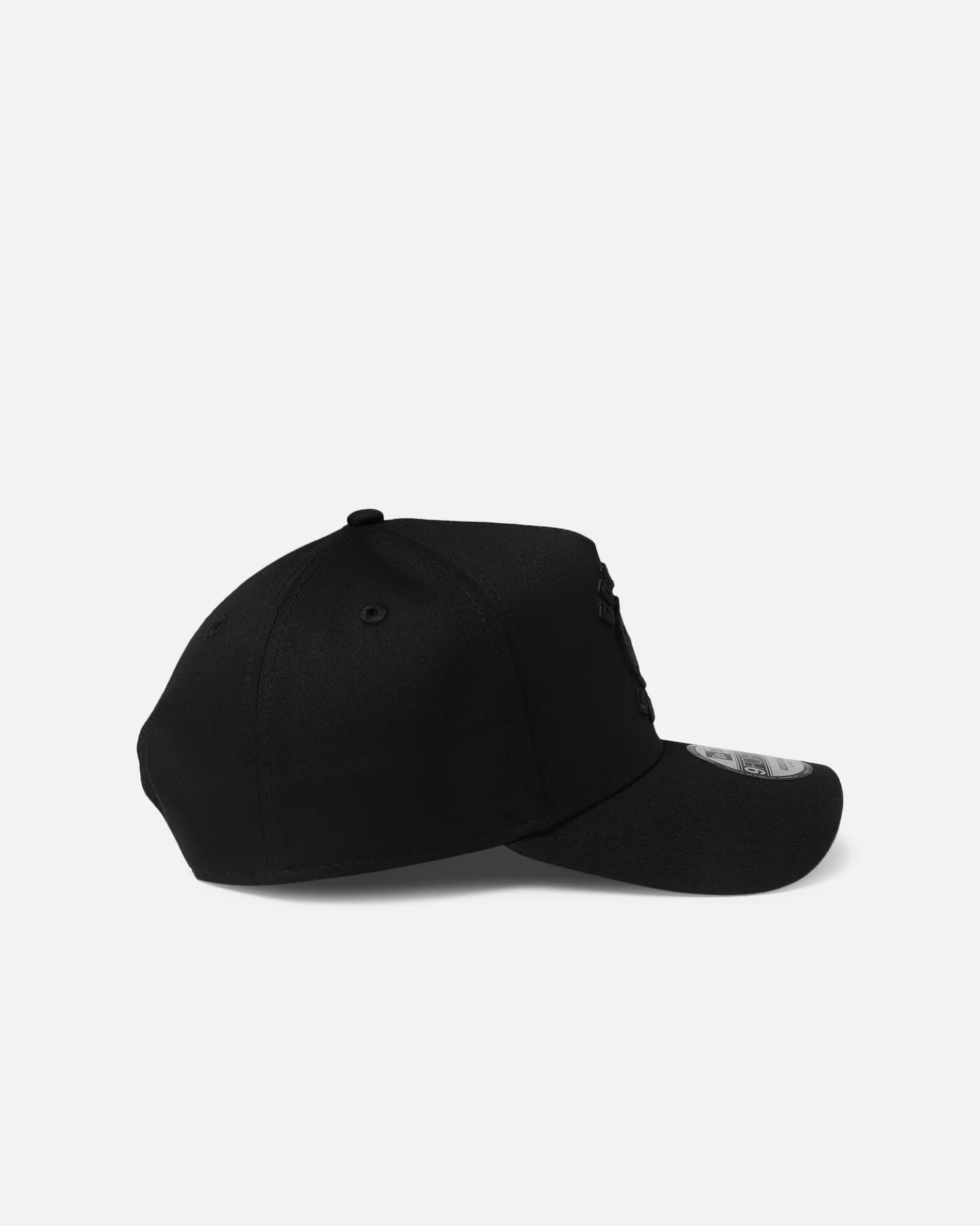 New Era Golden State Warriors 'NBA Black On Black' 9FORTY A-Frame Snapback Black - Image 3