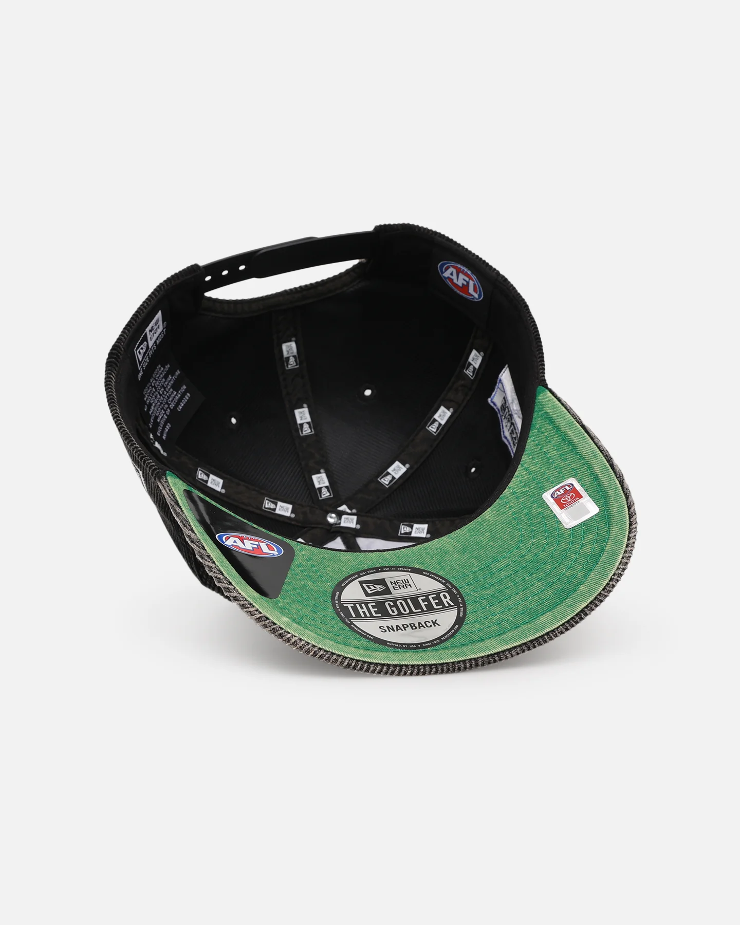 New Era Hawthorn Hawks 'Washed Corduroy' Pre-Curved Golfer Snapback Black/Kelly Green - Image 6