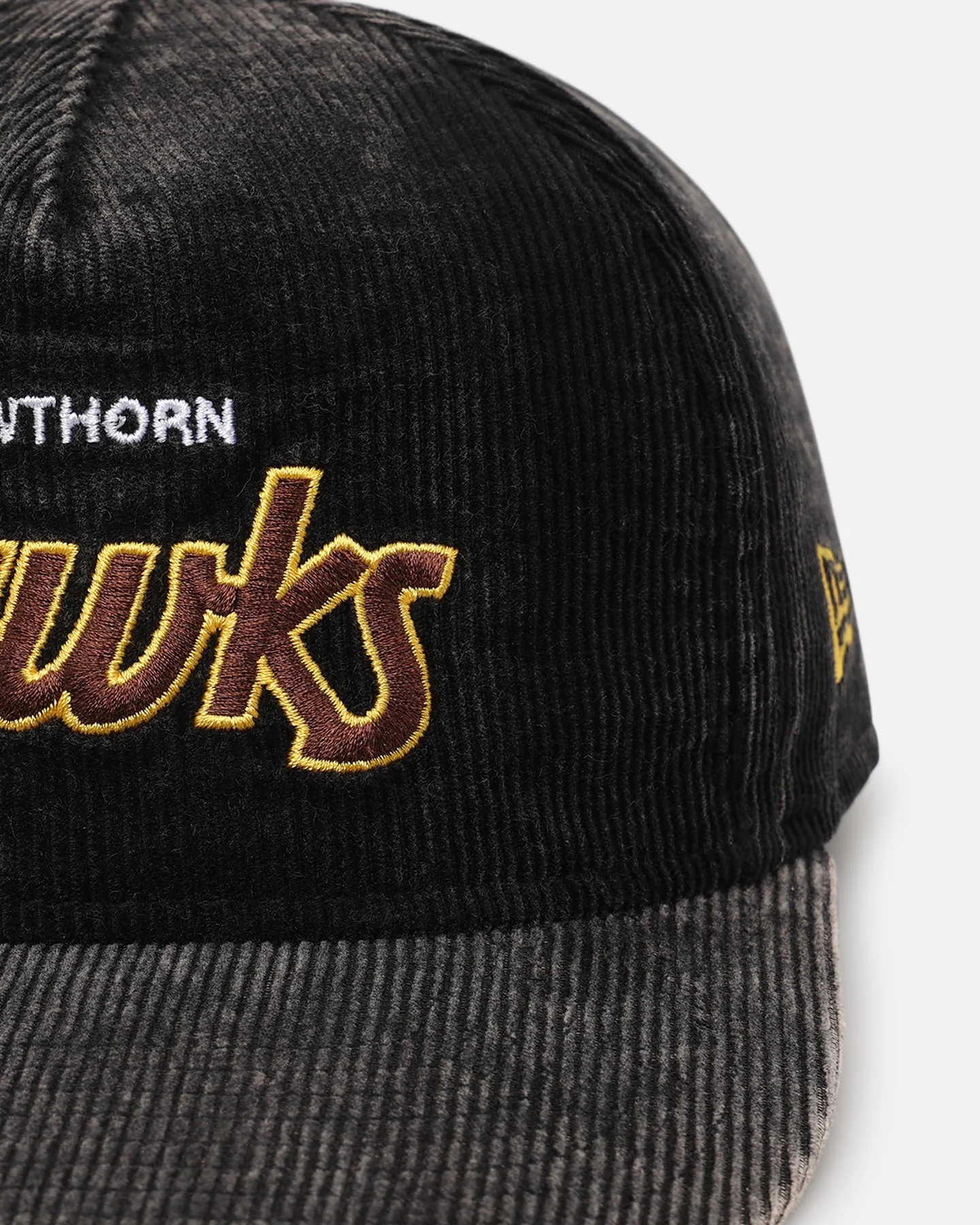 New Era Hawthorn Hawks 'Washed Corduroy' Pre-Curved Golfer Snapback Black/Kelly Green - Image 7