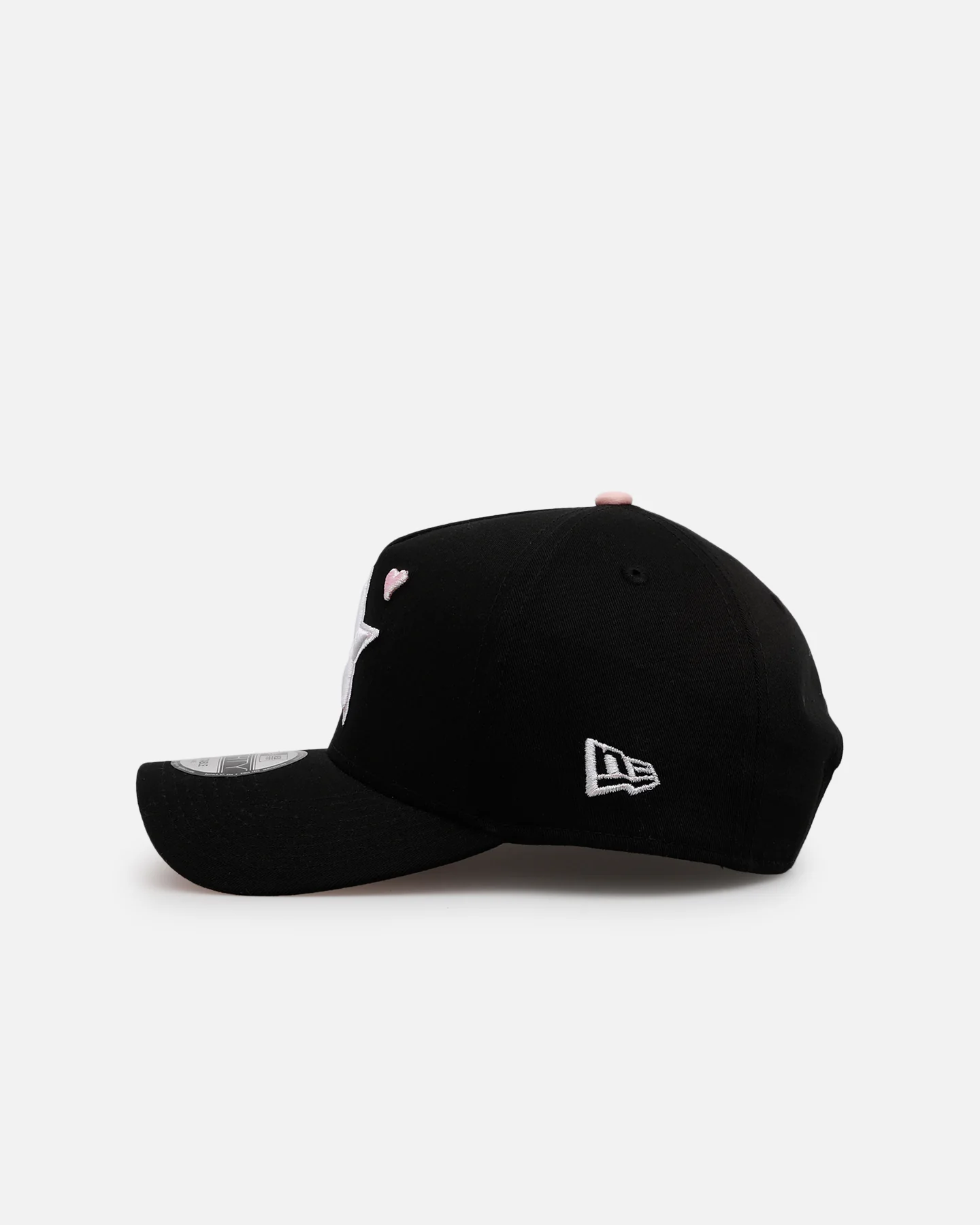 New Era Houston Astros 'Pink Satin Hearts 2.0' 9FORTY A-Frame Snapback Black/Pink - Image 4