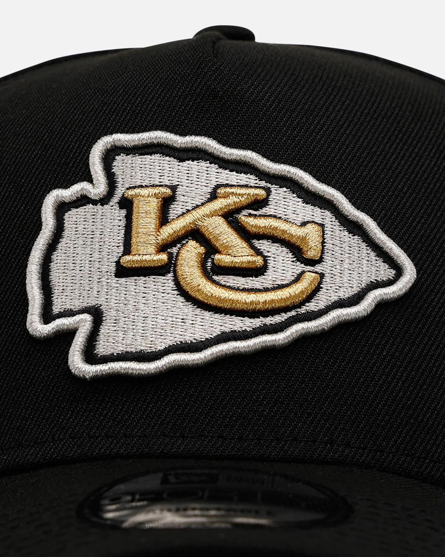 New Era Kansas City Chiefs 'New Year's Eve' 9FORTY A-Frame Snapback Gold/Silver - Image 5