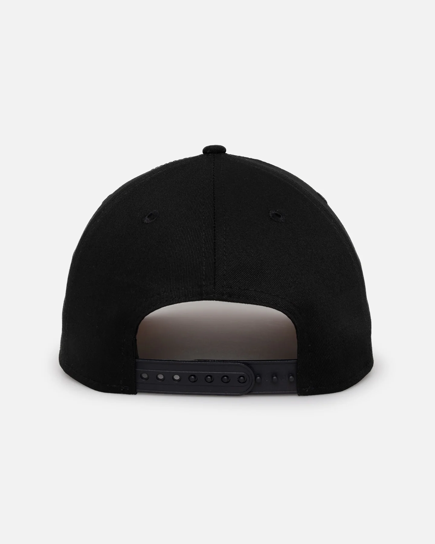 New Era Las Vegas Raiders 'Pink Satin Hearts' 9FORTY A-Frame Snapback Black/White - Image 2
