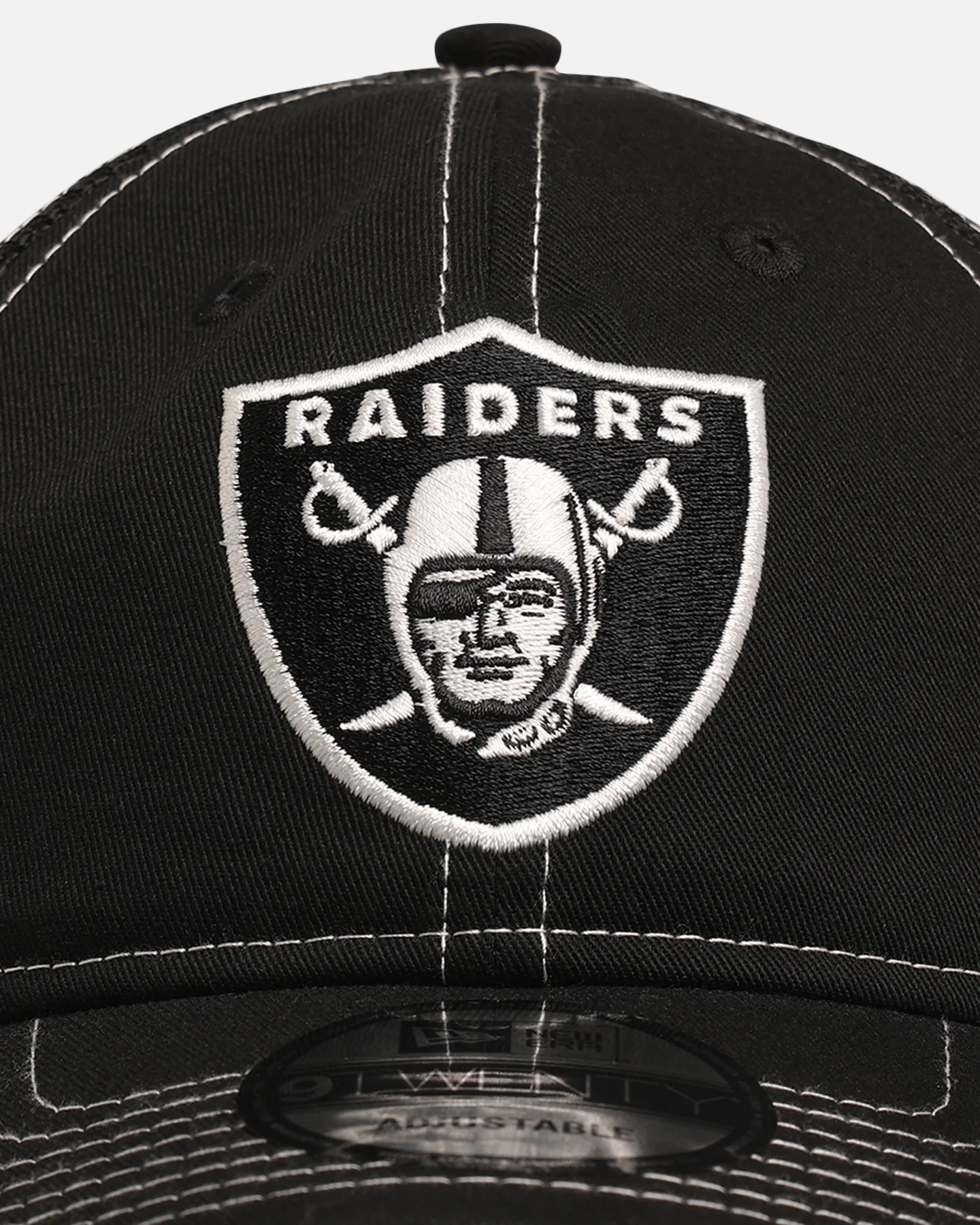 New Era Las Vegas Raiders 'Contrast Chrome' 9TWENTY Casual Trucker Strapback Black - Image 5