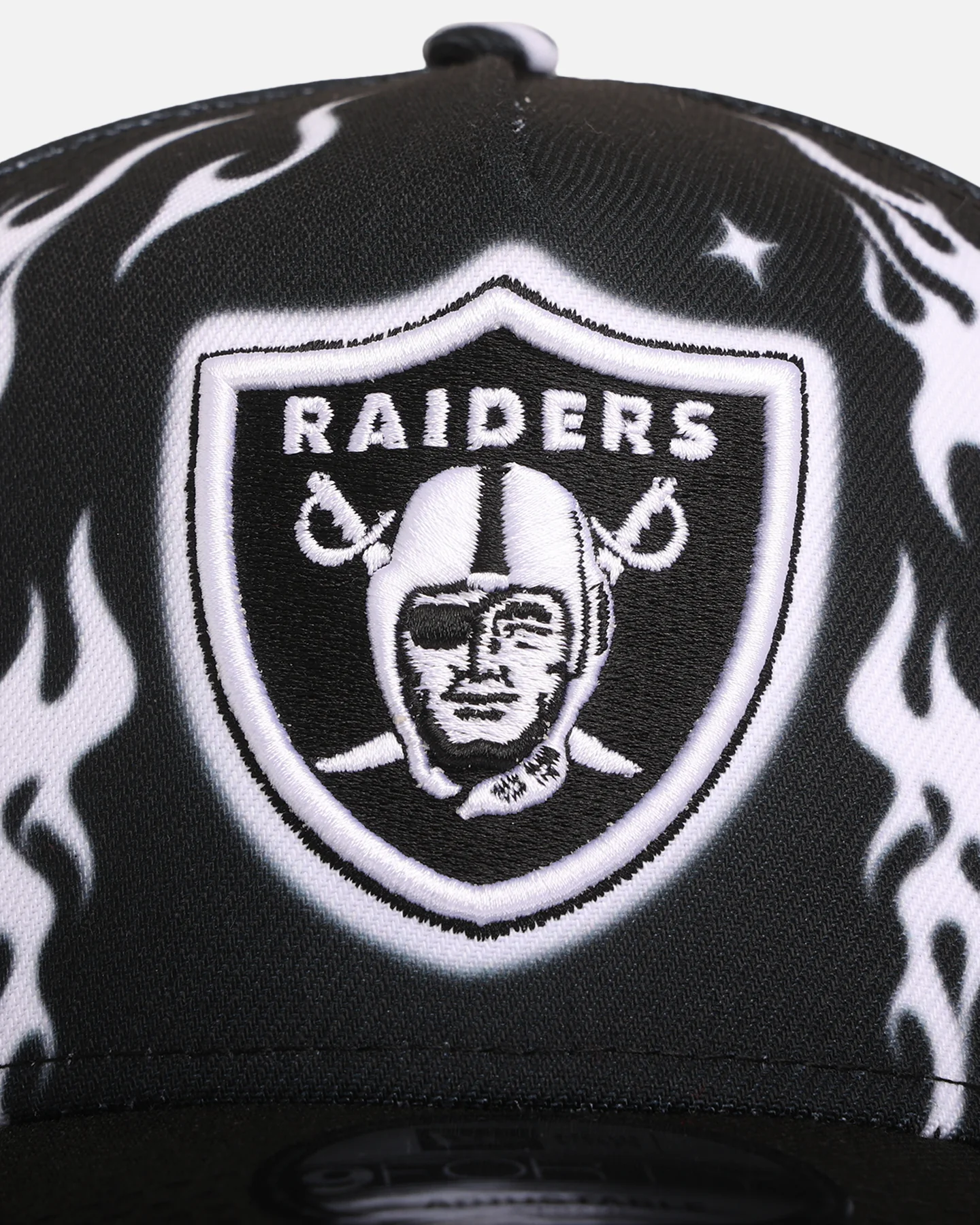 New Era Las Vegas Raiders 'Crown Flames' 9OFRTY A-Frame Snapback Black/White - Image 5