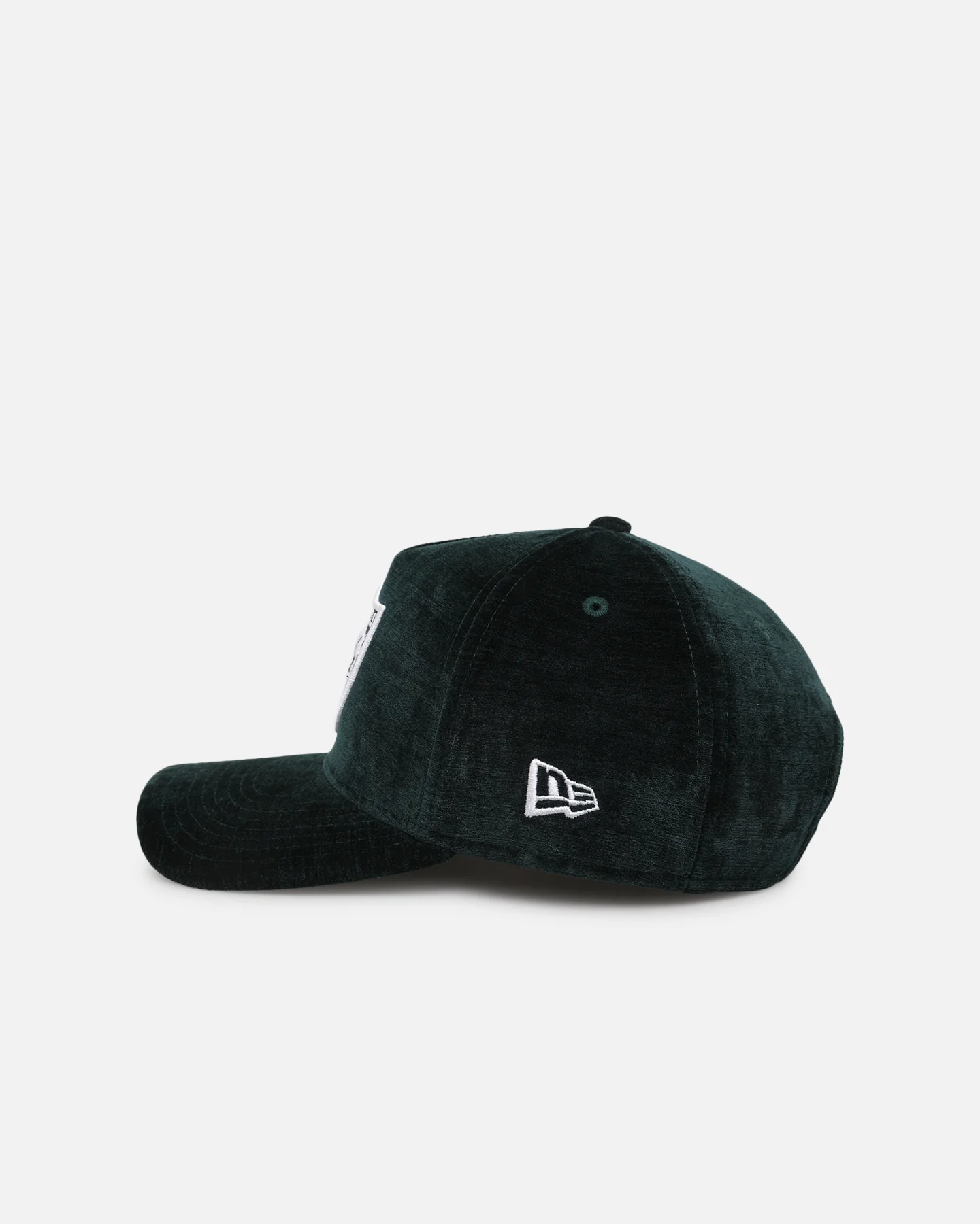 New Era Las Vegas Raiders 'Plush Chenille' 9FORTY A-Frame Snapback Dark Green - Image 4